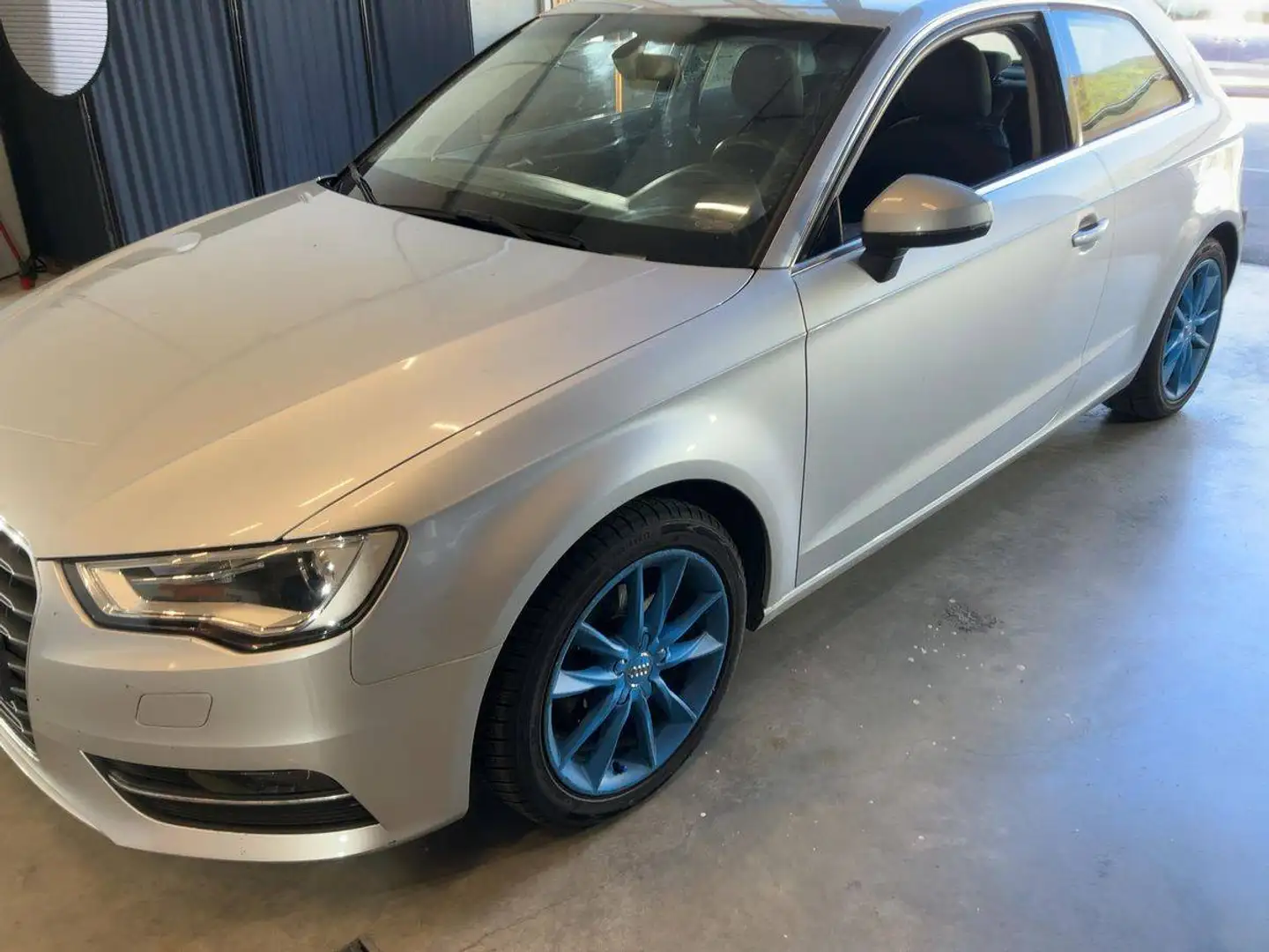 Audi A3 A3 1,4 TFSI Attraction Attraction Silber - 2
