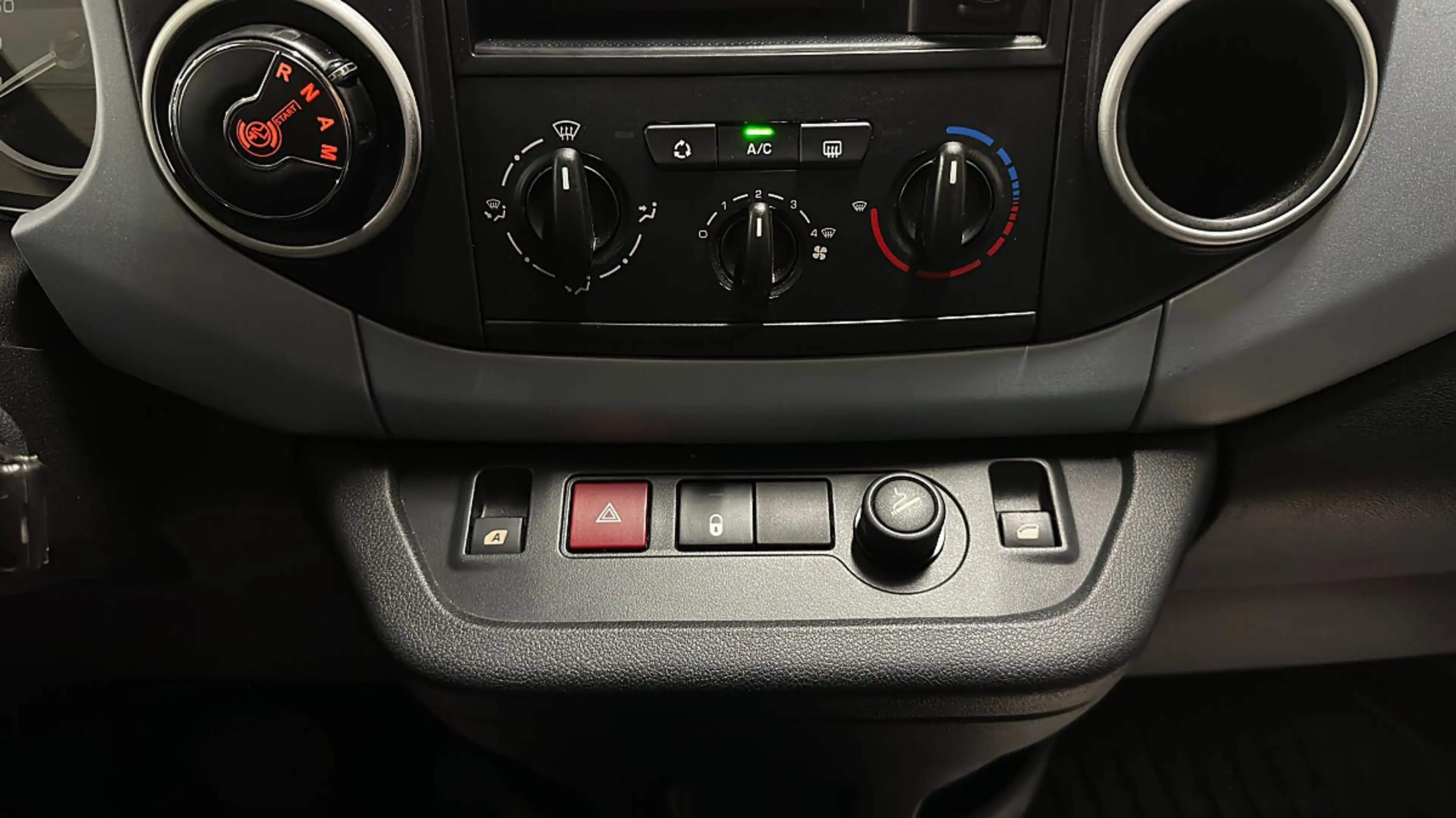 Citroen Berlingo Multispace e-HDi 90 EGS6 Collection*ZR+WP NEU*Ö... — photo 14