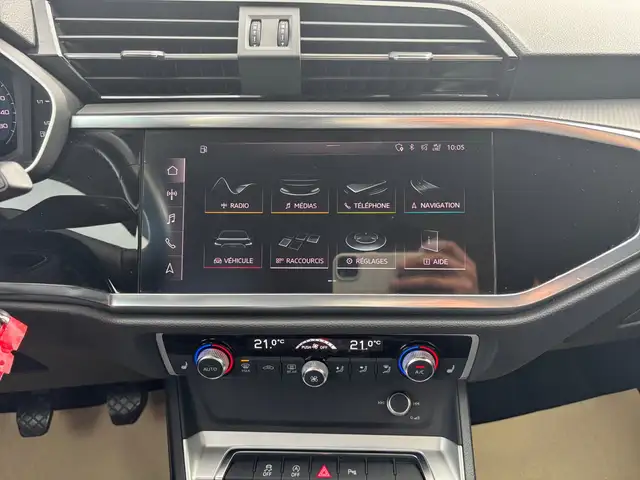 Audi Q3 view 15