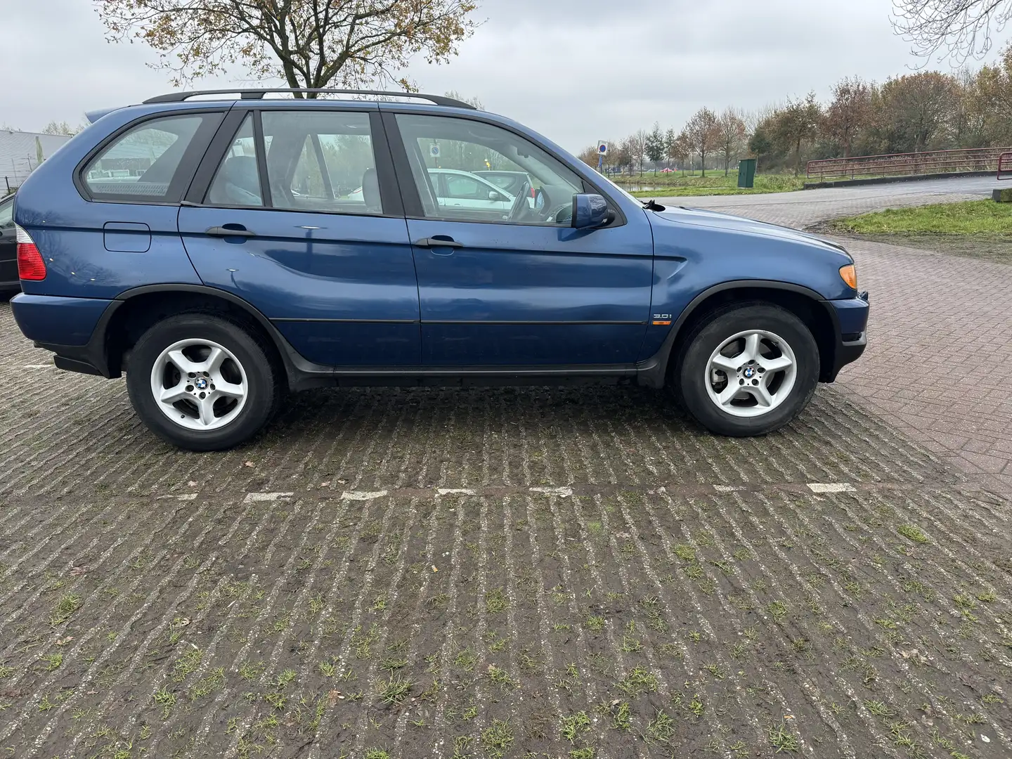 BMW 3.0i Executive Blauw - 2