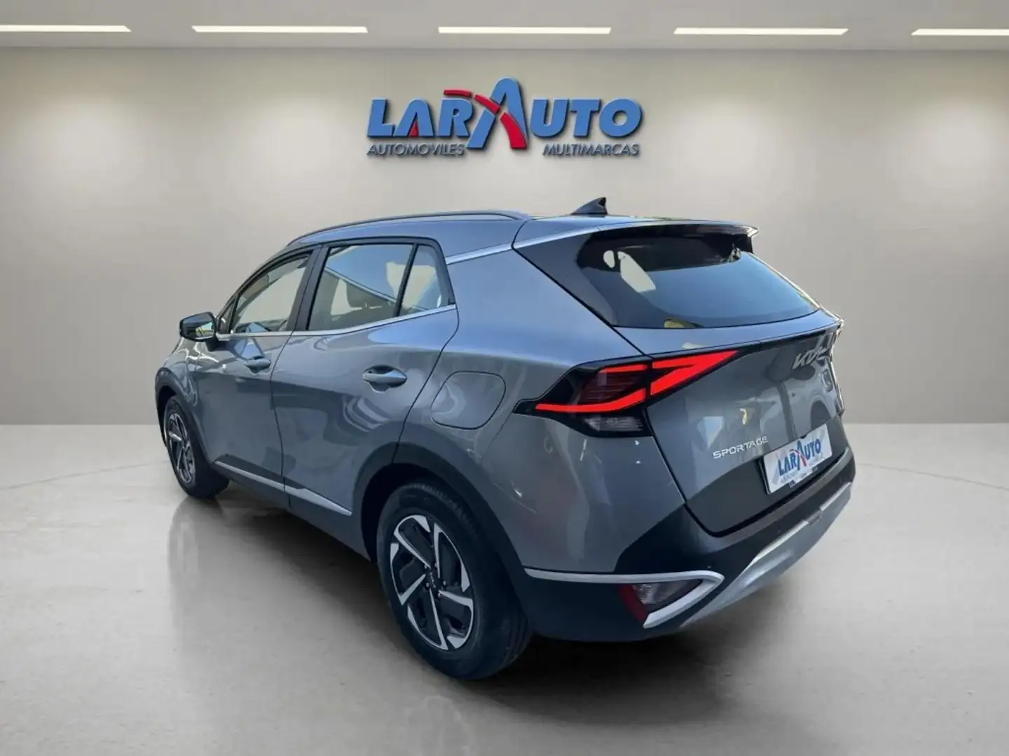 Kia Sportage 1.6 T-GDi MHEV Drive 150 Gris - 2