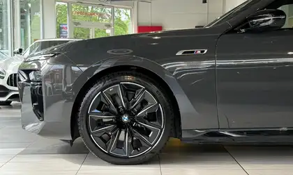 Annonce voiture d'occasion BMW i7 - CARADIZE