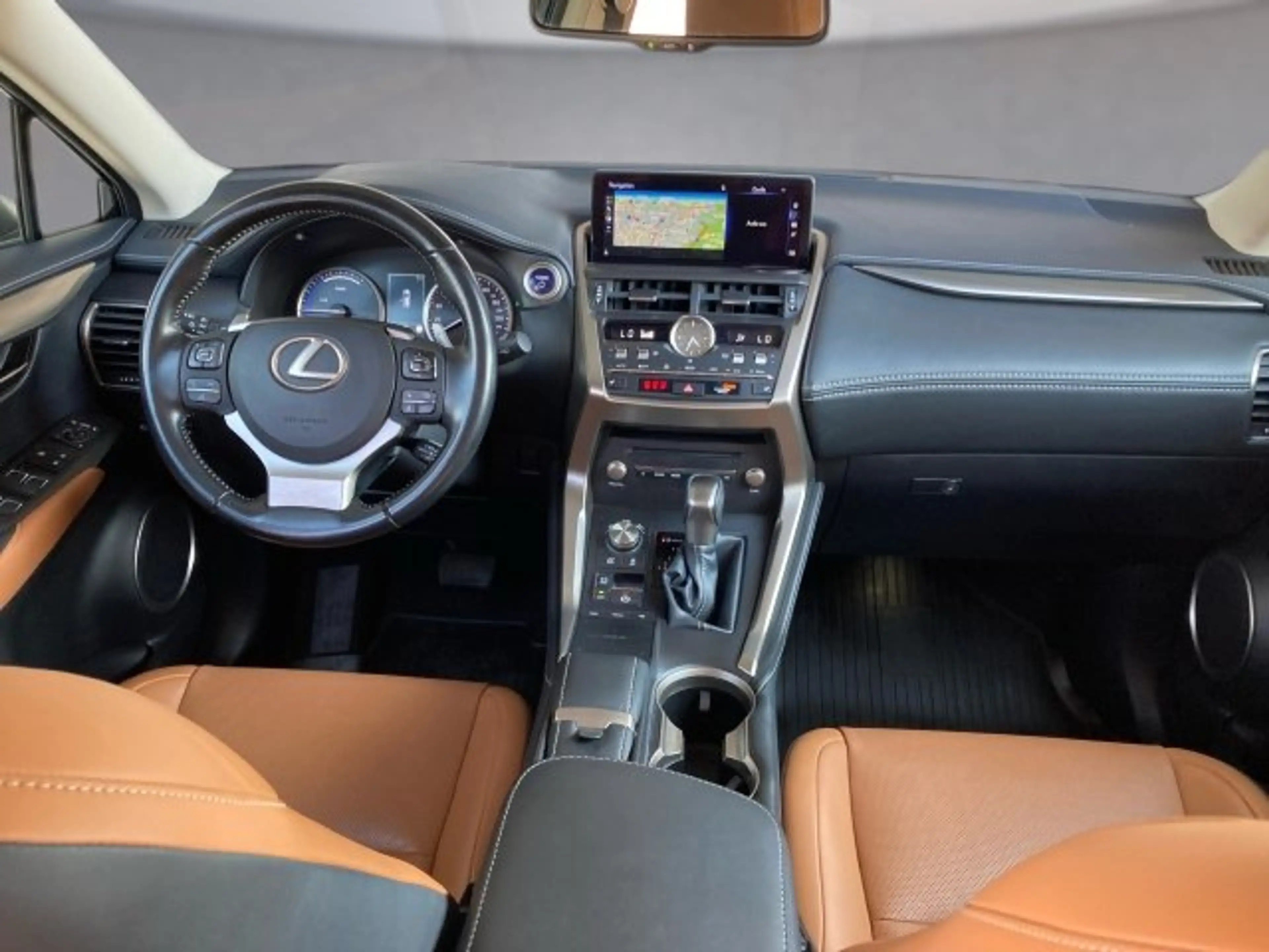 Lexus NX 300h Limited Hybrid Aut. — photo 15