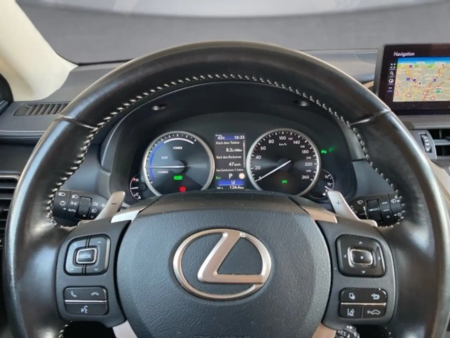 Lexus NX 300h Limited Hybrid Aut. Schwarz - 2