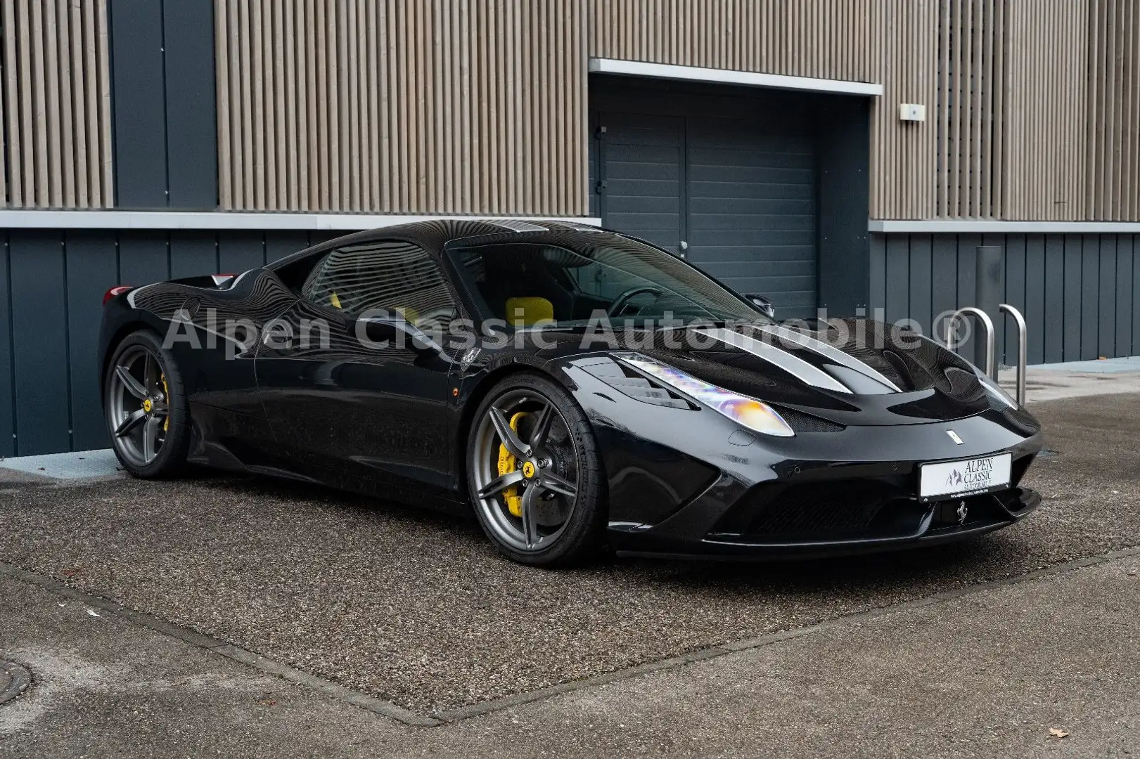 Ferrari 458 Speciale Carbon, Lift, Kamera Schwarz - 1