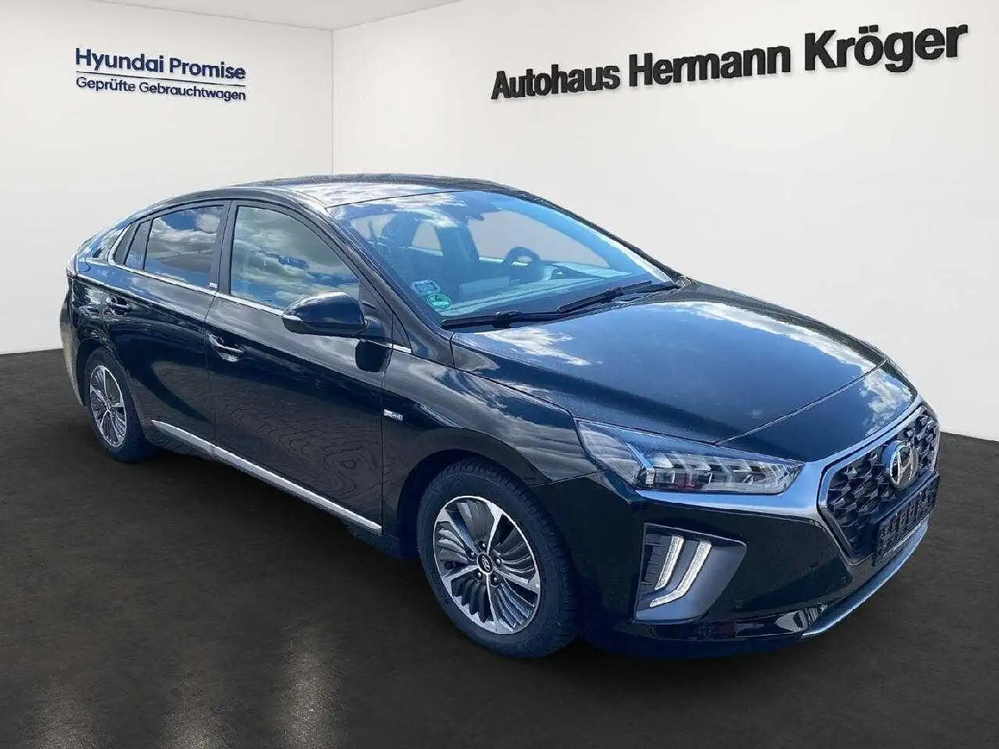 Hyundai IONIQ Style Plug-In Hybrid Schwarz - 2