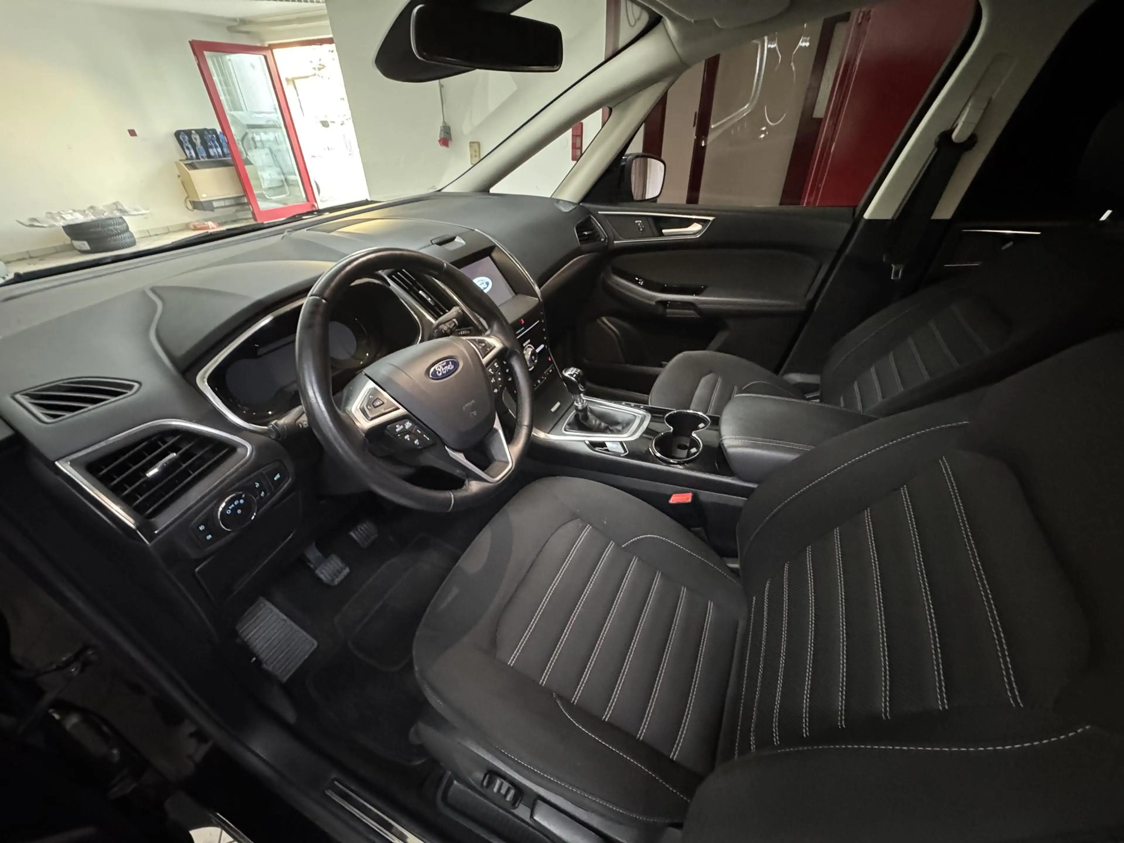 Ford Galaxy 1.5 (165PS) Titanium 7-SITZE/19"ALU/NAVI/SH/8-F... — photo 5