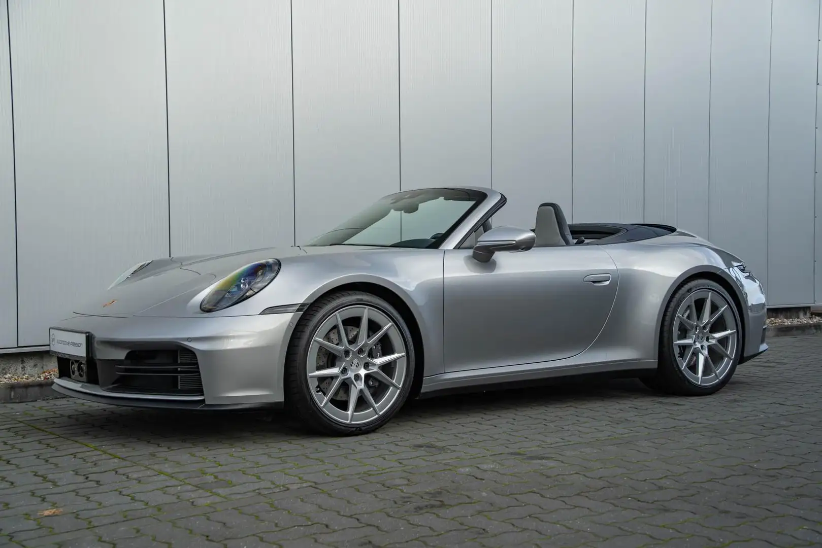 Porsche 992 .2 Carrera Cabriolet *Bi-Color*Paket930*Sportabgas Silber - 1