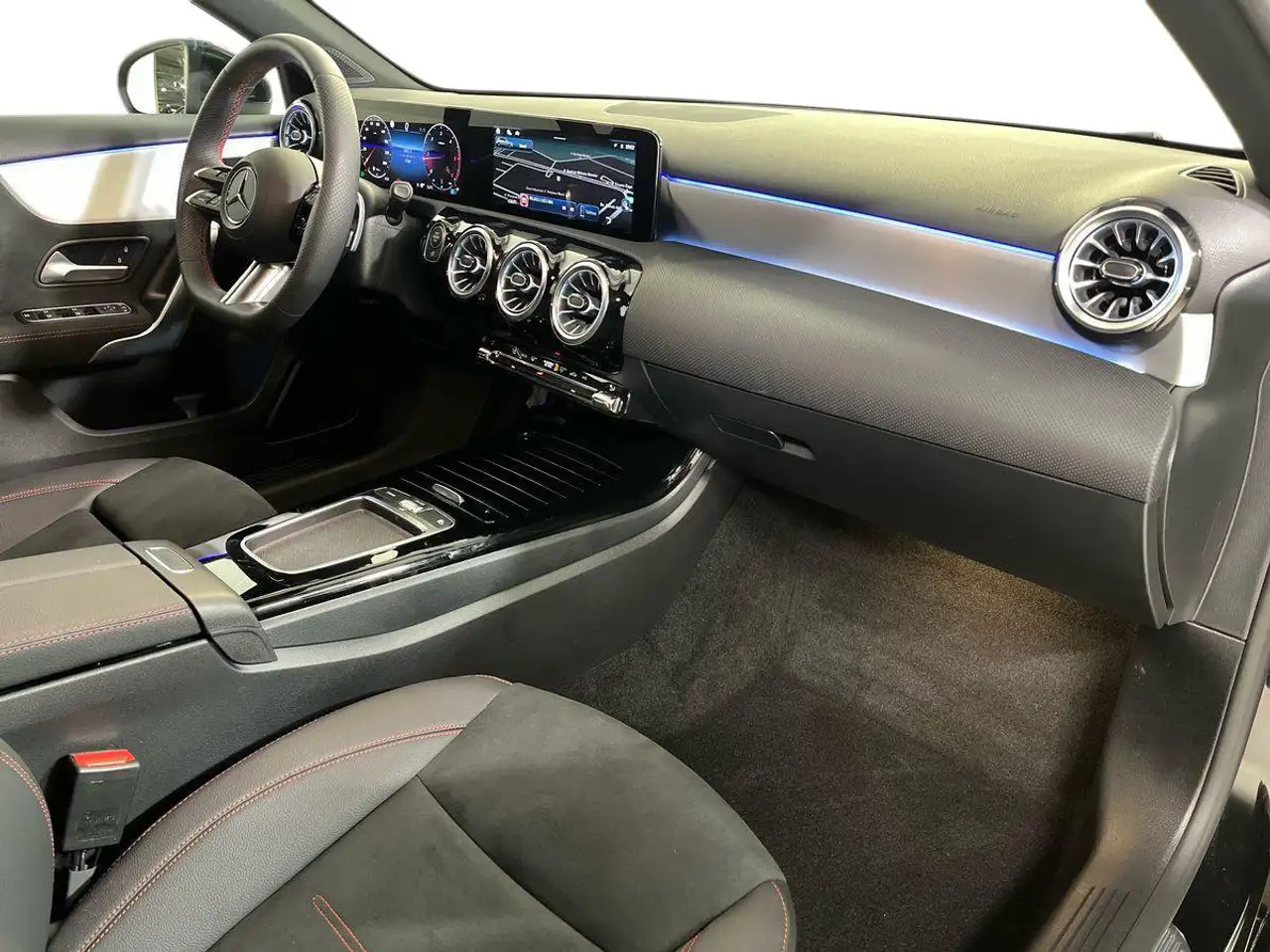 Mercedes-Benz A-Class 2026 — фото 15