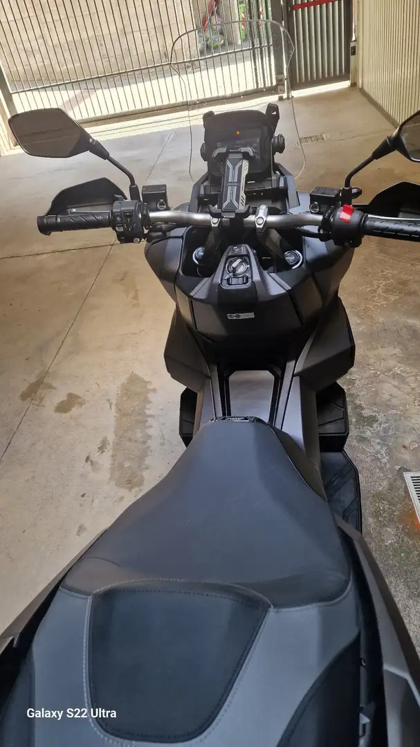 Honda ADV 350 Fekete - 1