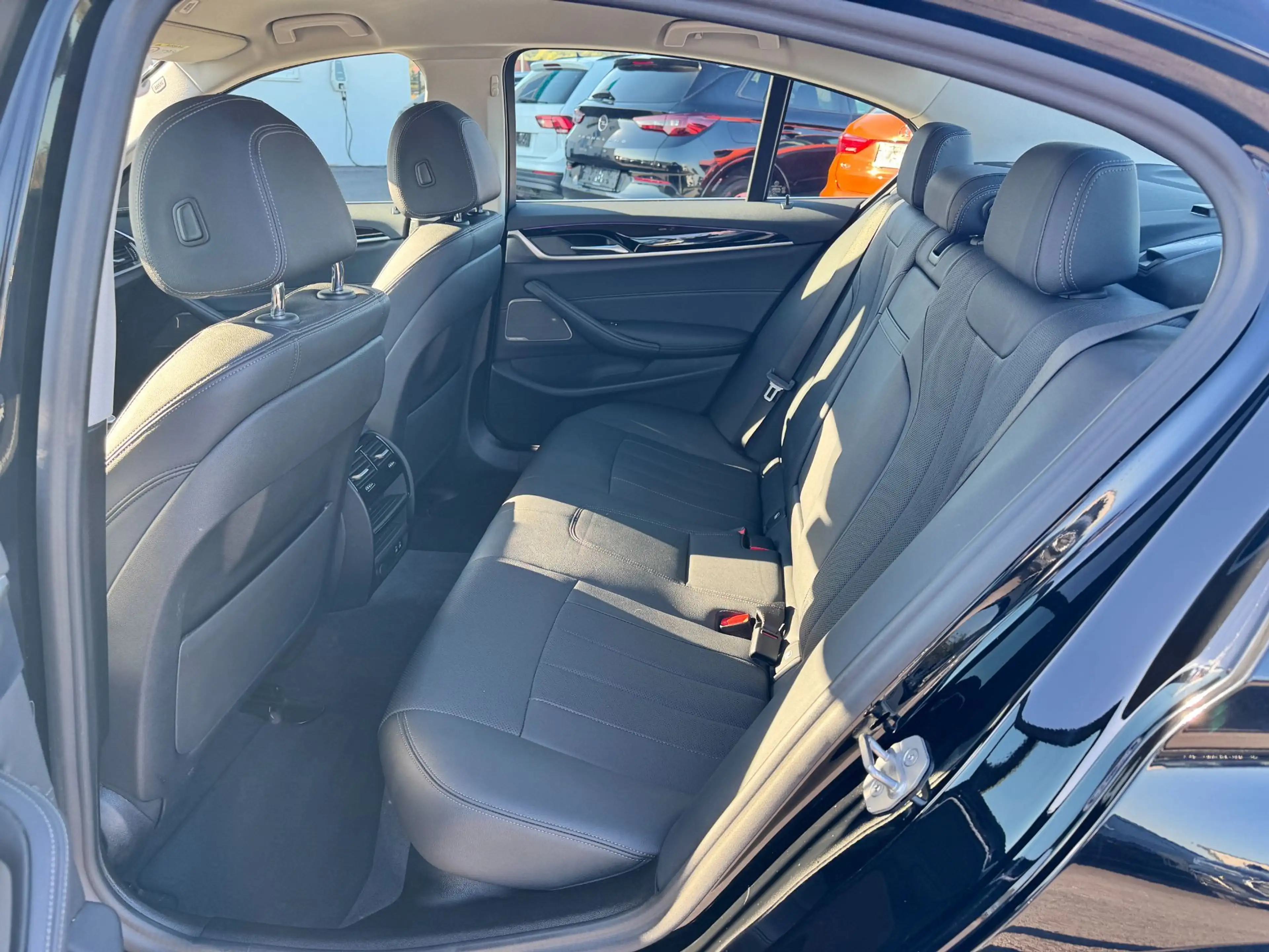 BMW 518 d Aut. LED LEDER NAVI ACC R-CAM — photo 10