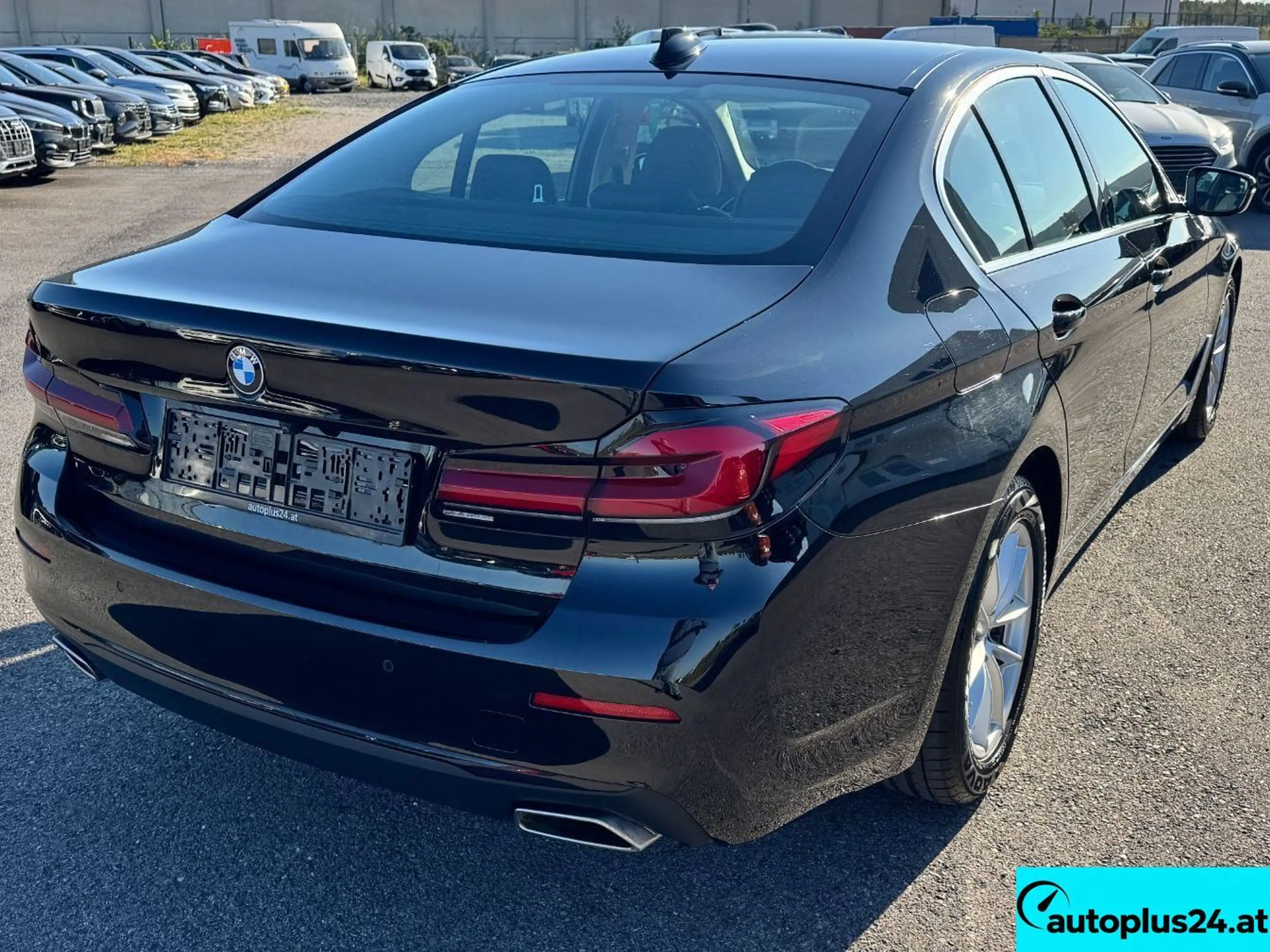 BMW 518 d Aut. LED LEDER NAVI ACC R-CAM — photo 4
