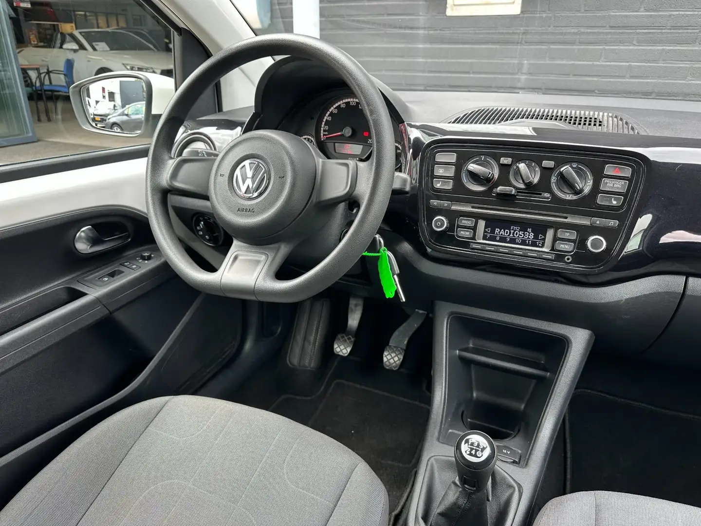 Volkswagen up! 1.0 take up!/5-DRS/AIRCO/STOELVERWARMING/NETTE STA Blanco - 2