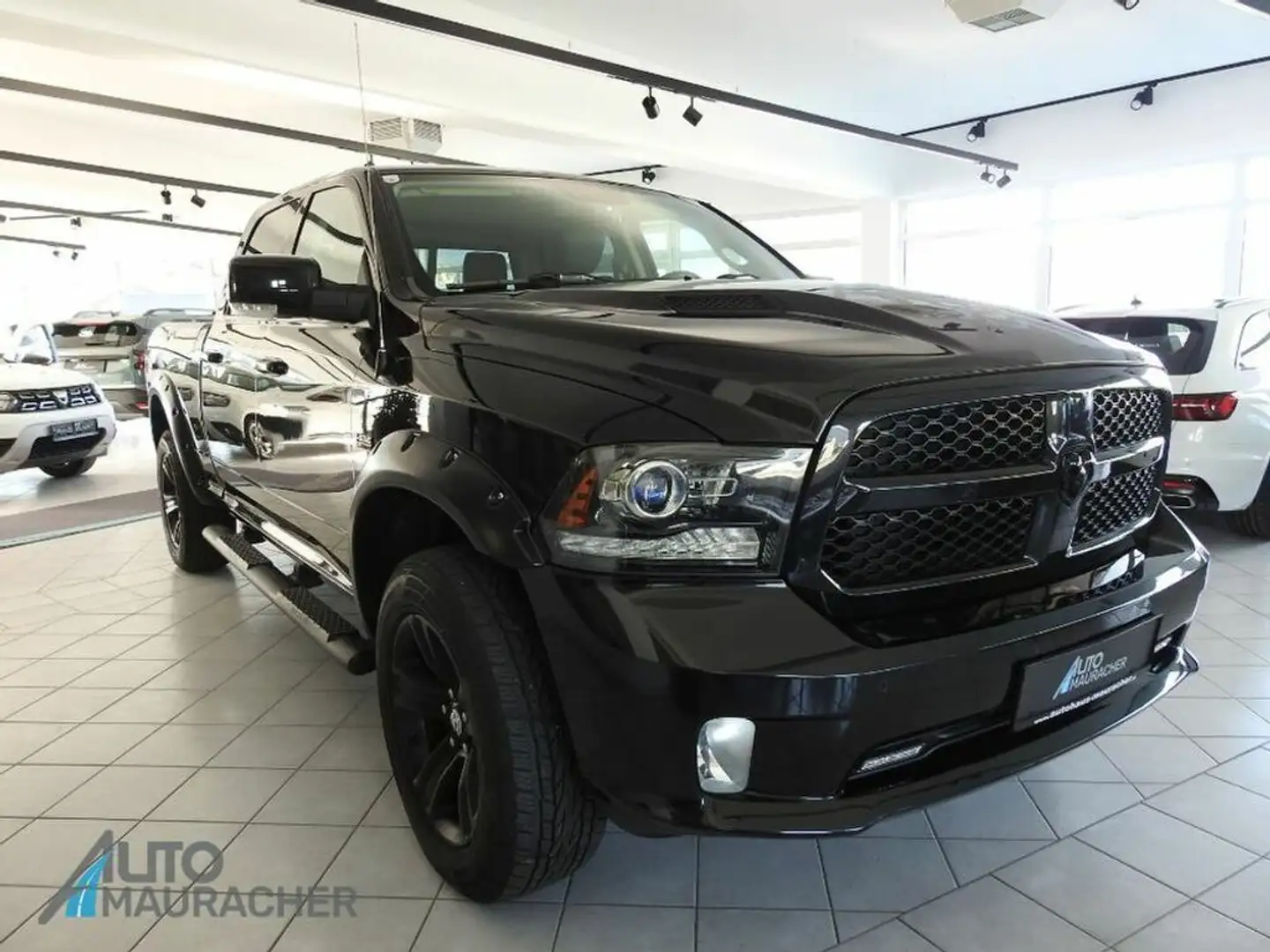 Dodge RAM 1500 5,7 HEMI Crew Cab Long Bed Sport Schwarz - 2