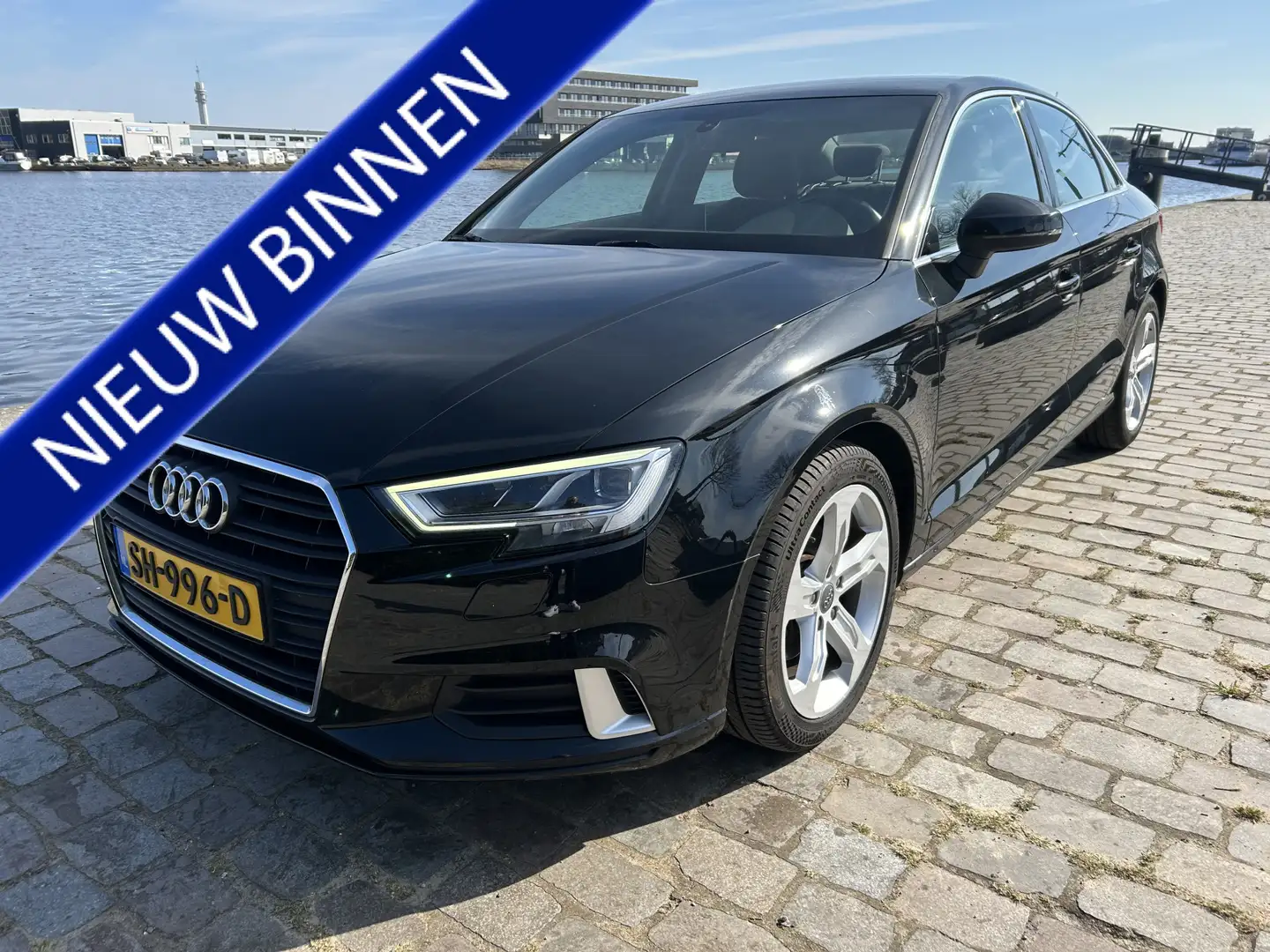 Audi A3 Limousine 1.0 TFSI Sport Lease Edition 98.000 km n Negro - 1