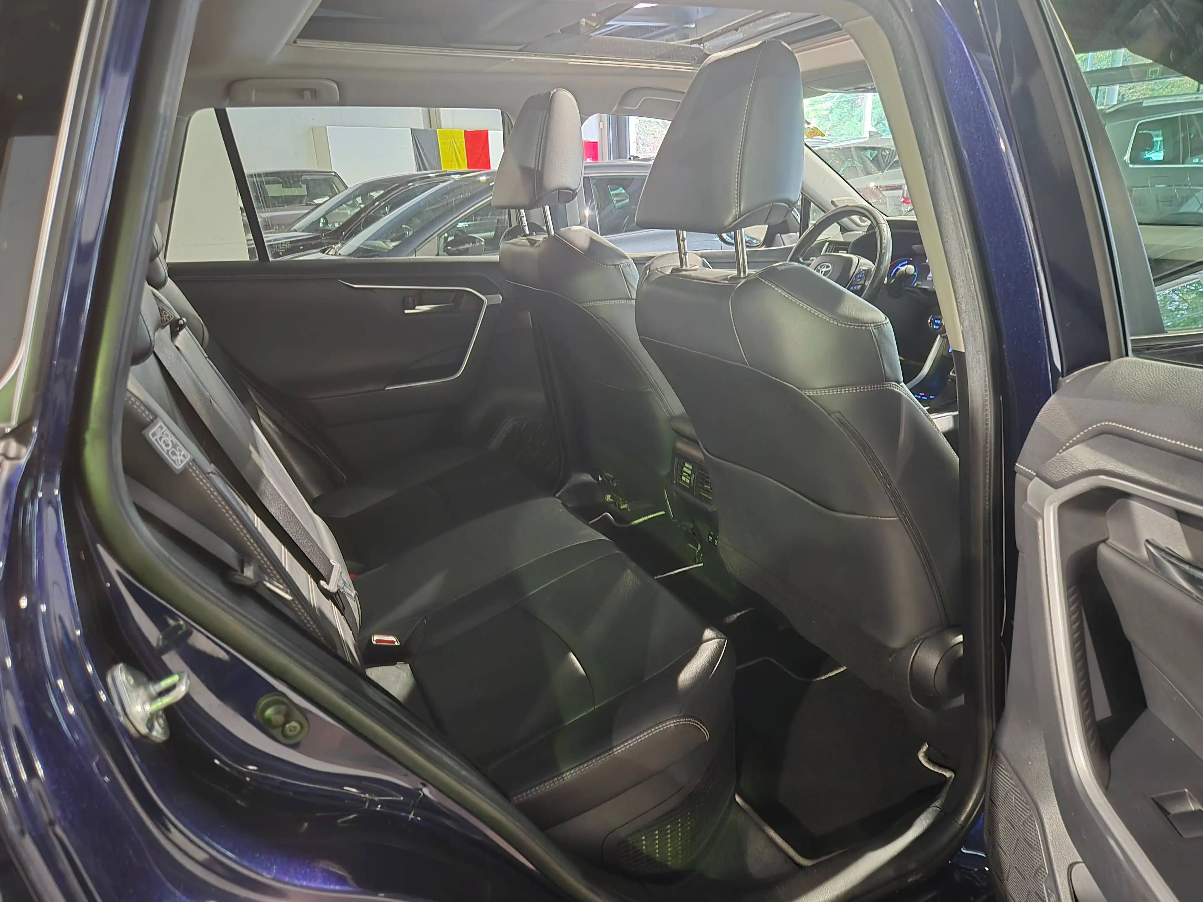 Toyota RAV4 RAV4 Hybrid HEV 2.5i 2WD (Li-ion) — photo 11