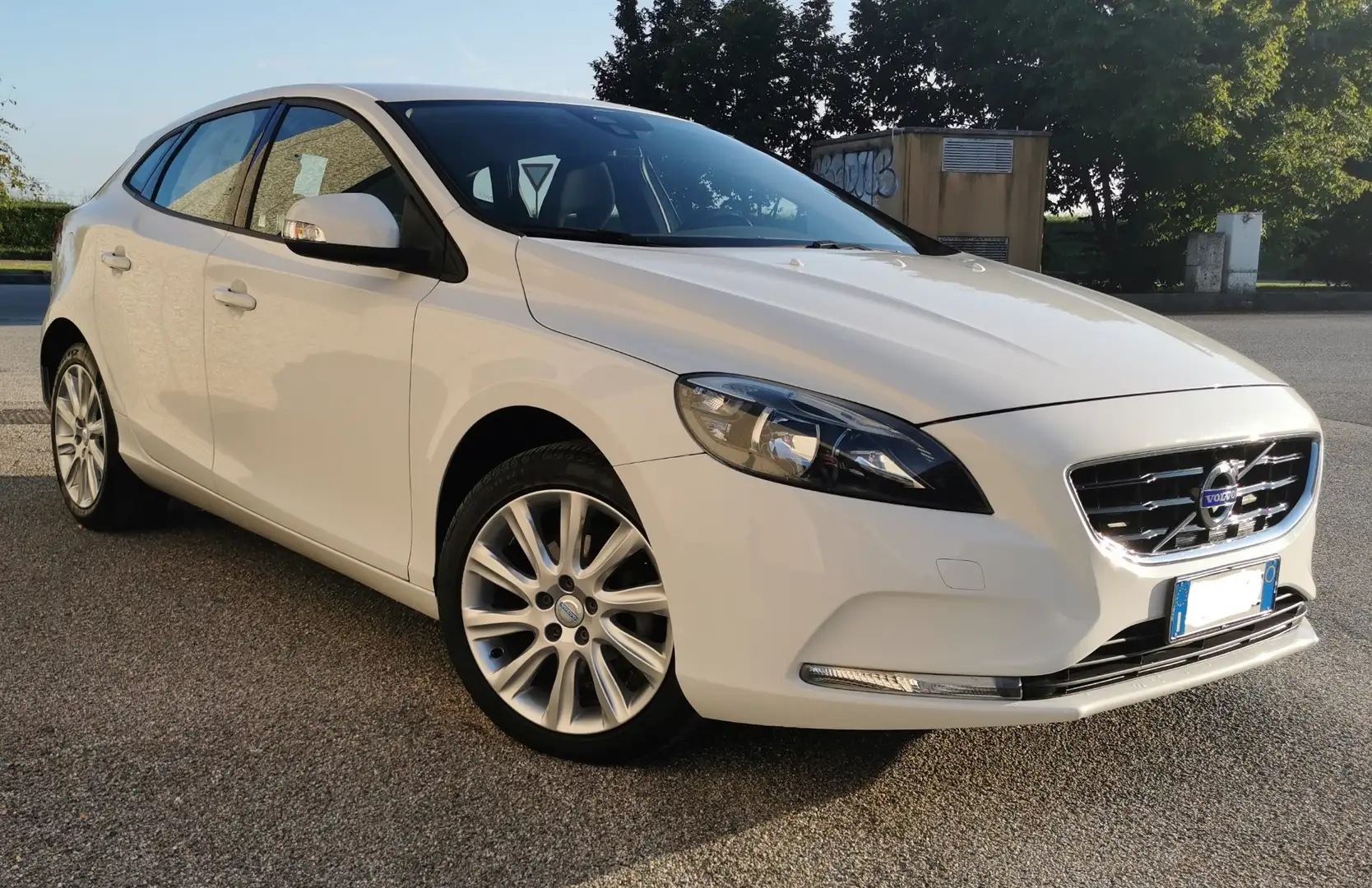 Volvo V40 1.6 d2 Kinetic - 1