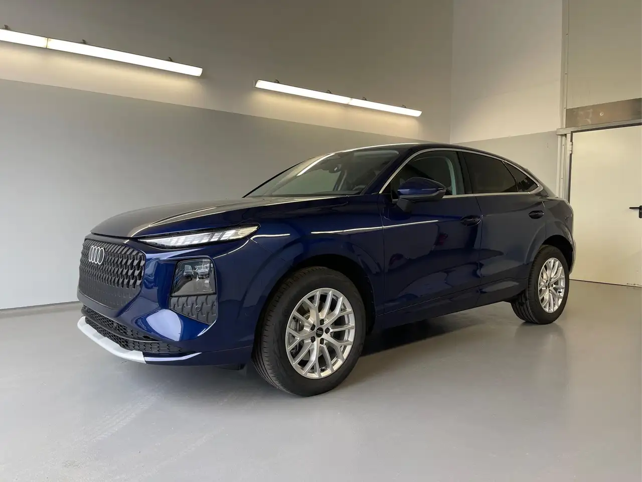 Audi Q3 Sportback NEU TFSI quattro Tech+AHK+LEDPlus+ACC...