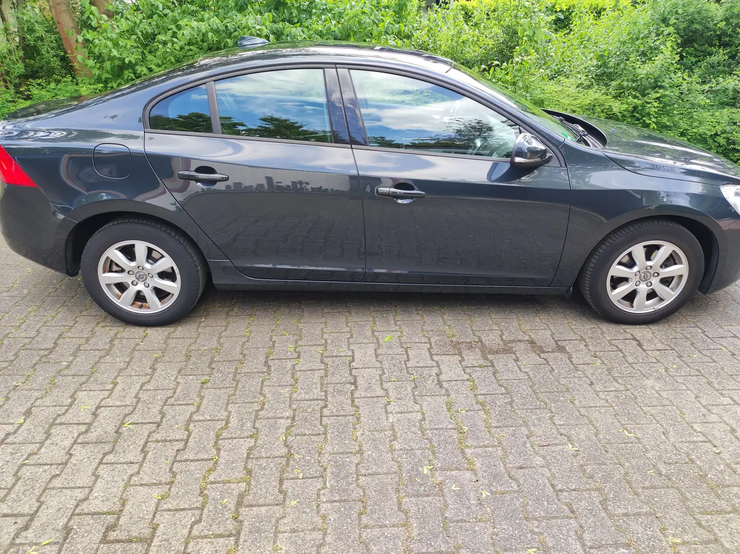 Volvo S60 S60 D3 Kinetic Gris - 2