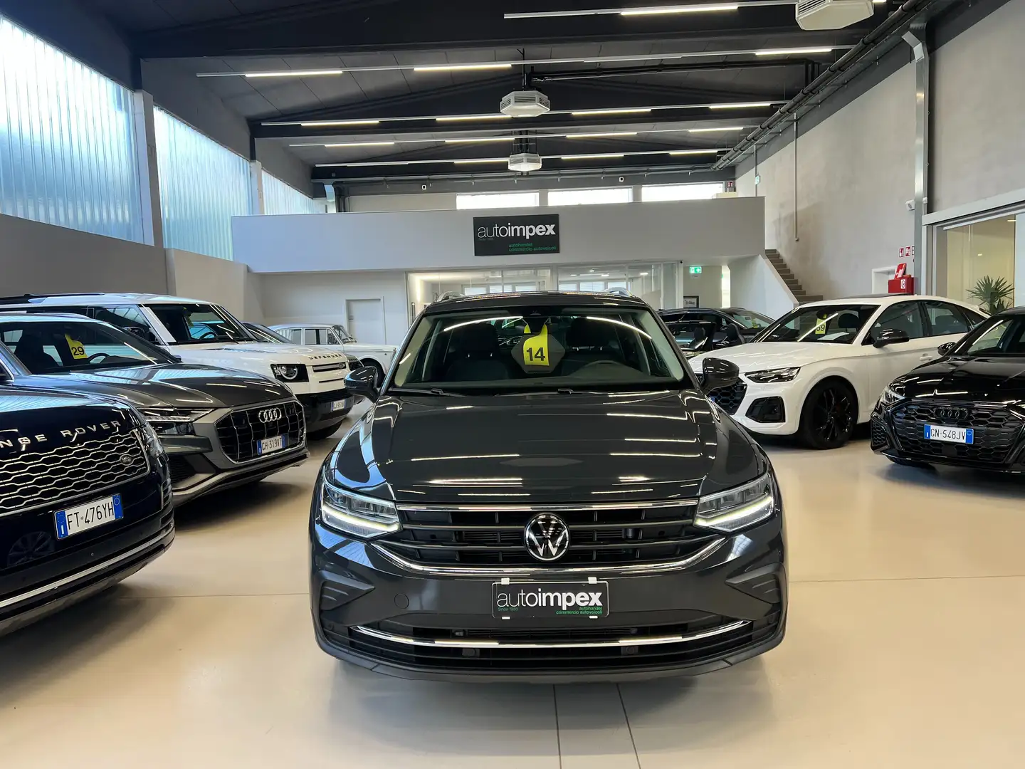Volkswagen Tiguan 2.0 TDI 150CV DSG AMBIENT LIGHT/LED/10.000KM Gris - 2