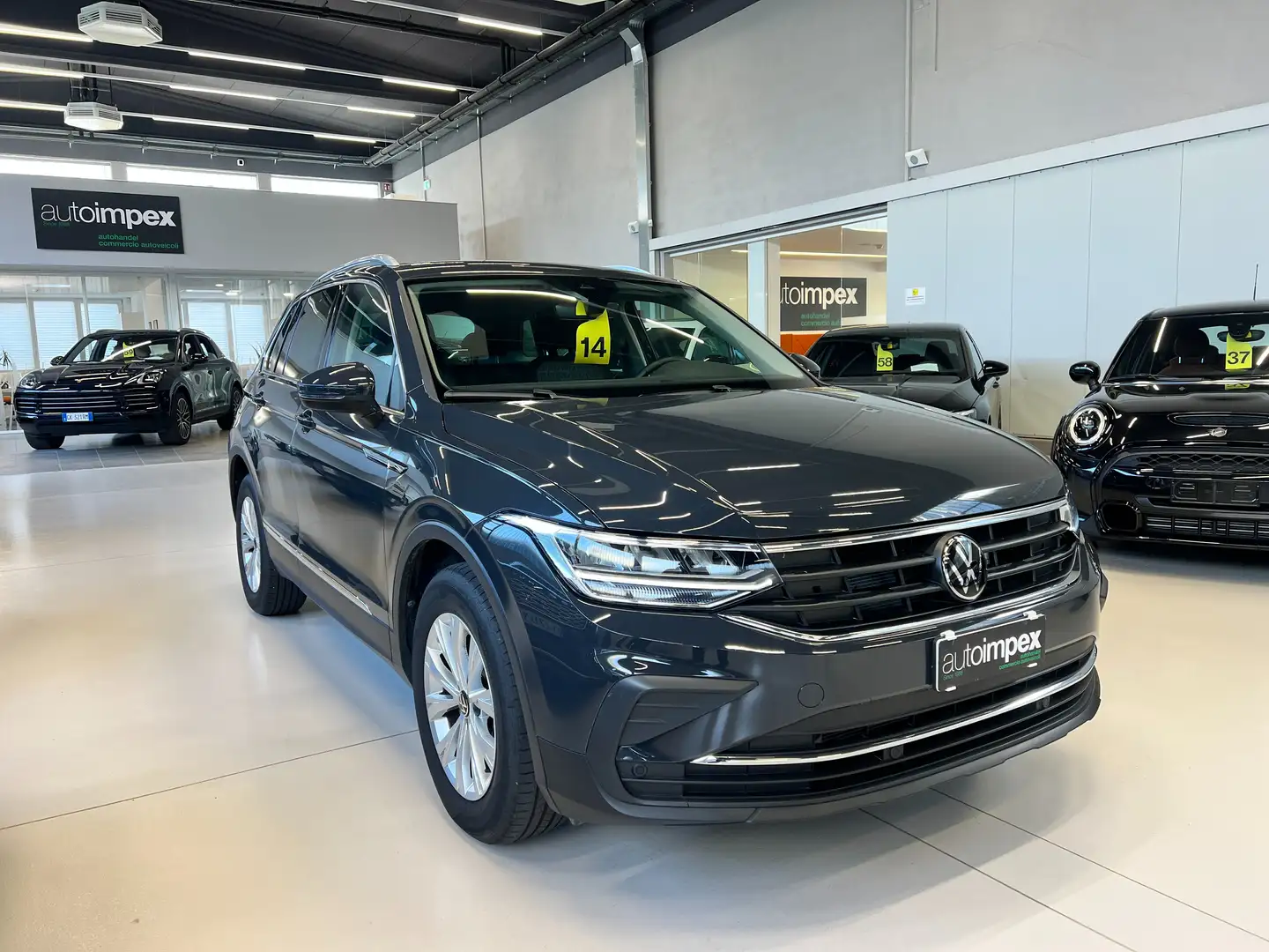 Volkswagen Tiguan 2.0 TDI 150CV DSG AMBIENT LIGHT/LED/10.000KM Gris - 1