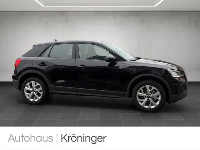 Audi Q2 view 4