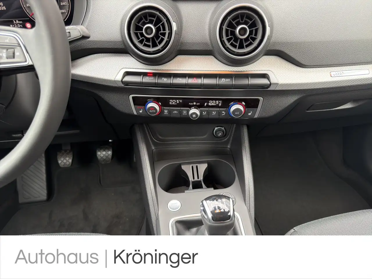 Audi Q2 35 TFSI Rück LED Komfort Parken SHZ Klima 14