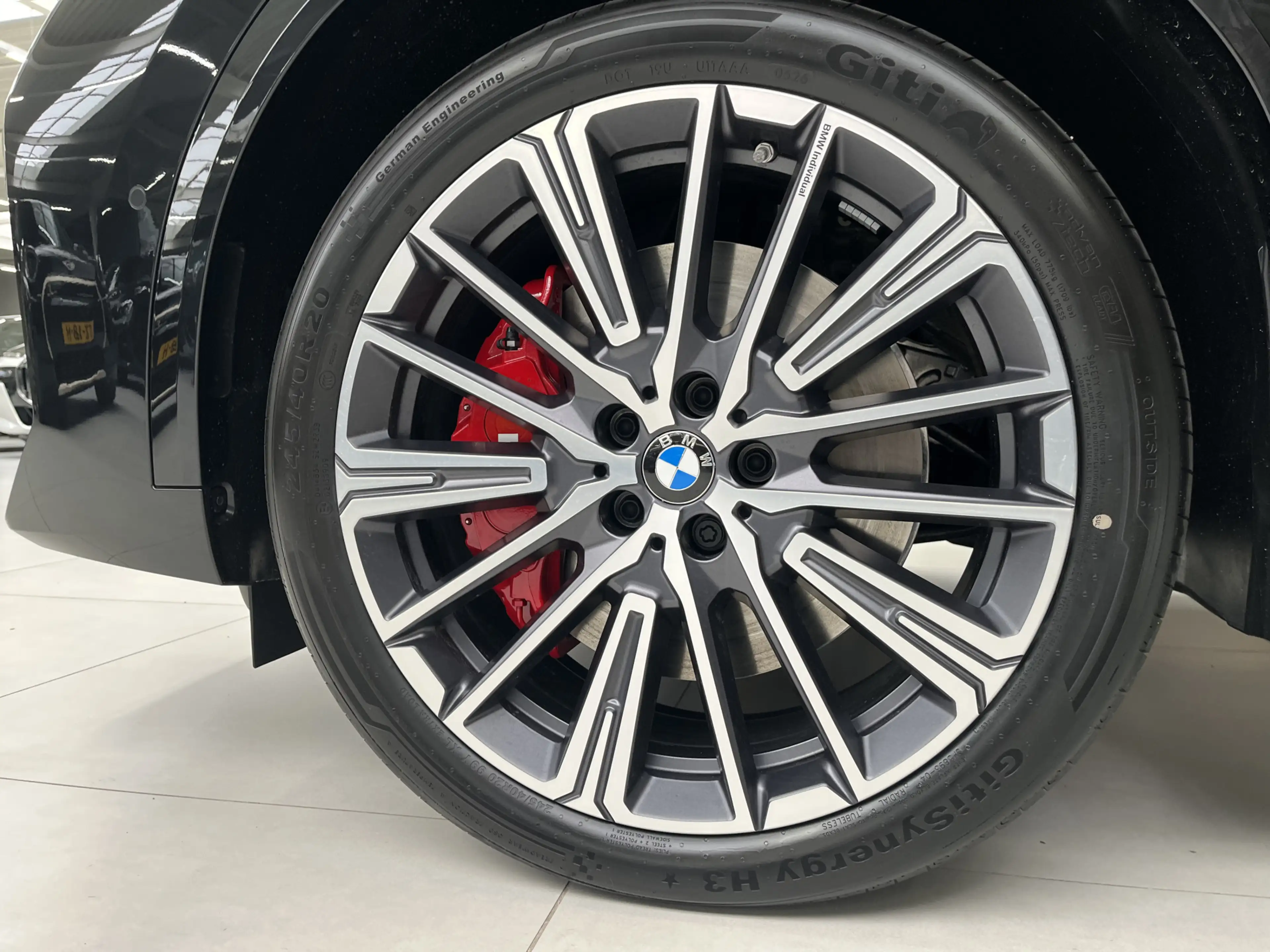 BMW iX2 eDrive20 67 kWh | 20" | M-Sport Pro | — photo 8