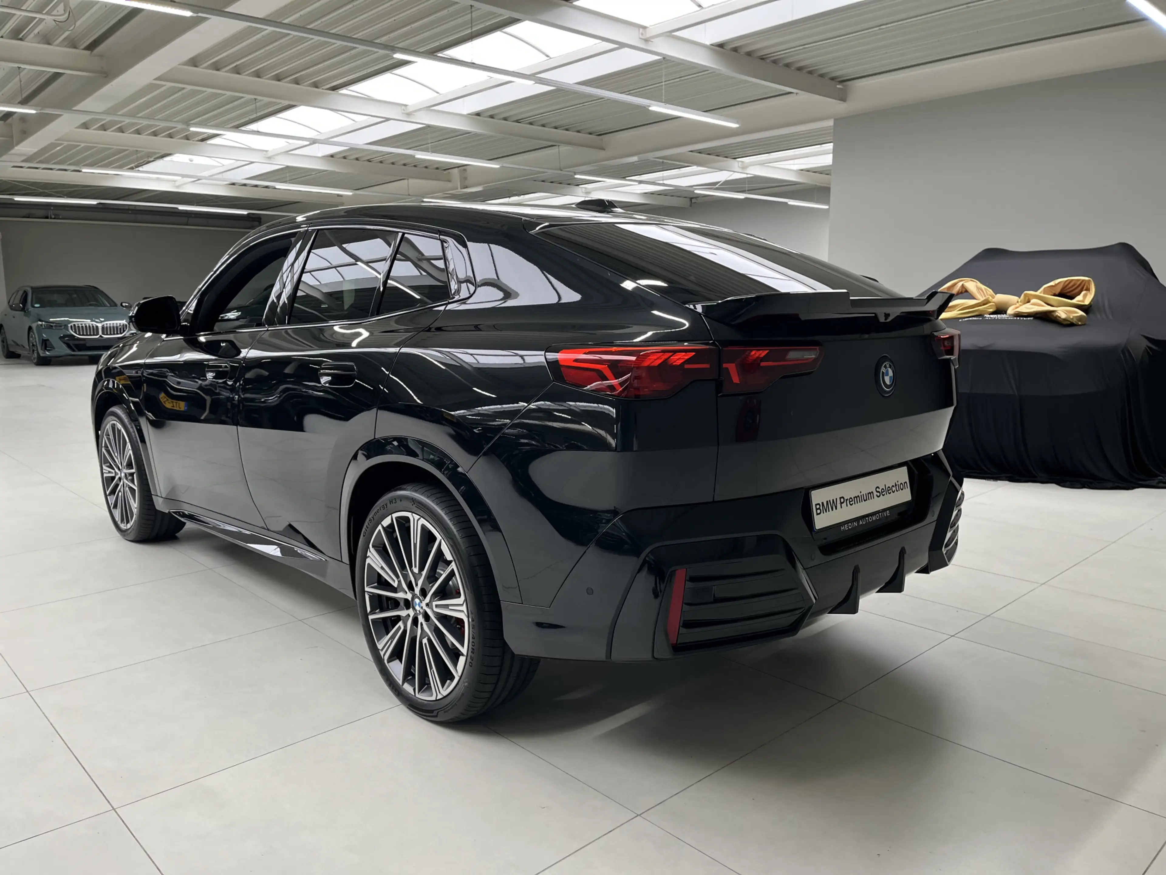 BMW iX2 eDrive20 67 kWh | 20" | M-Sport Pro | — photo 5