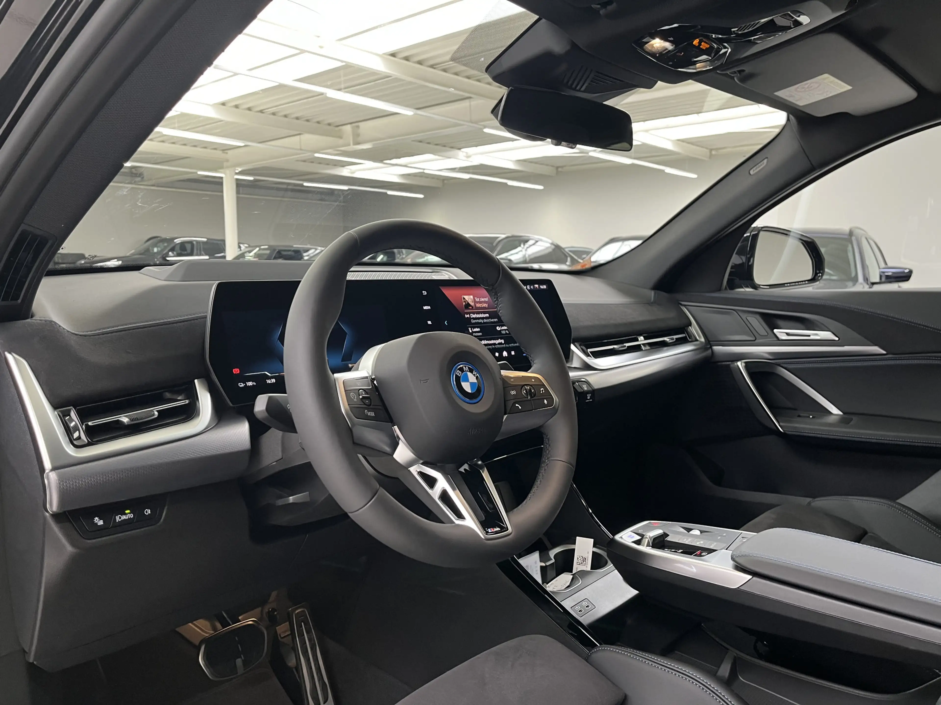 BMW iX2 eDrive20 67 kWh | 20" | M-Sport Pro | — photo 12
