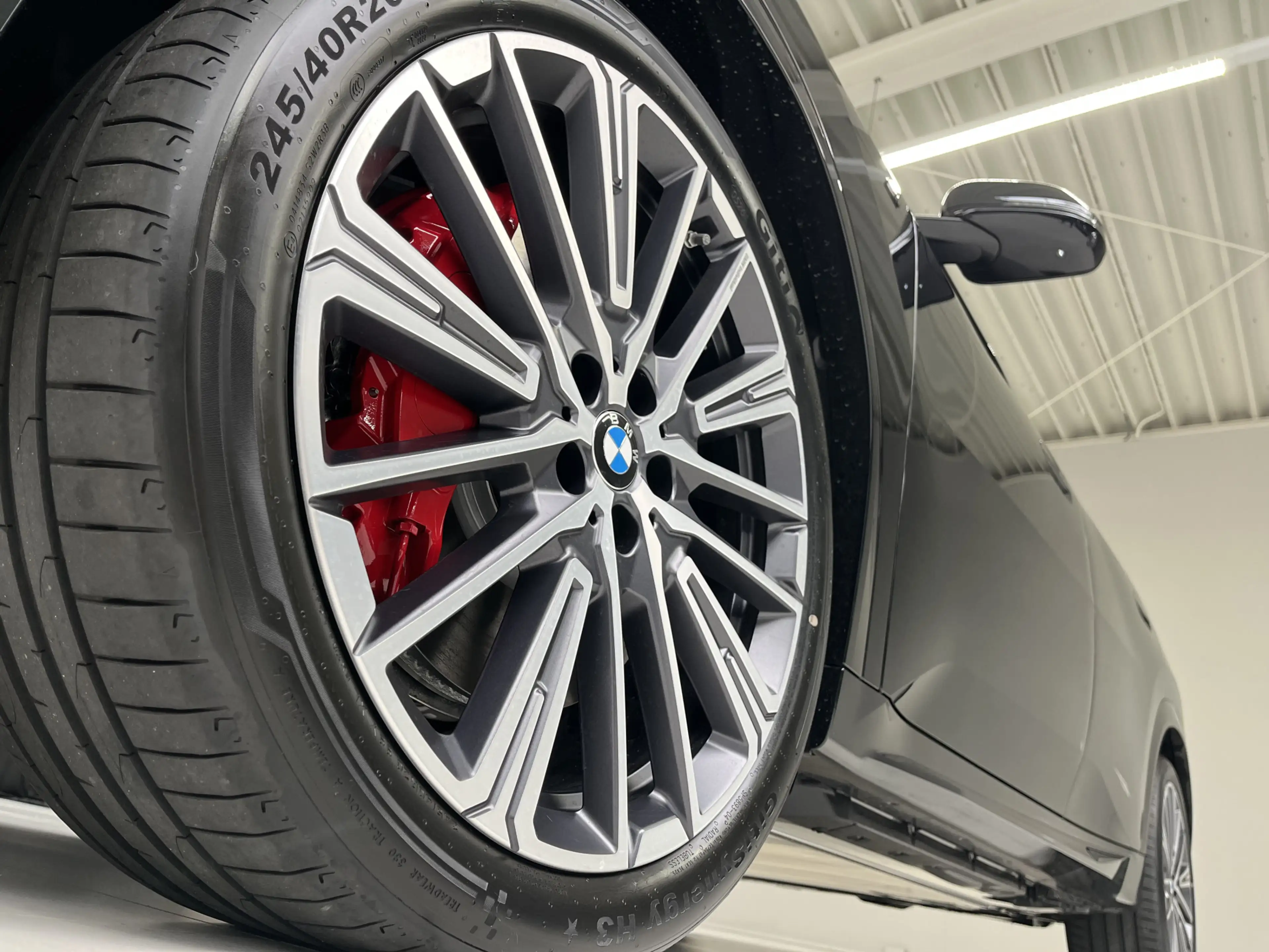 BMW iX2 eDrive20 67 kWh | 20" | M-Sport Pro | — photo 9