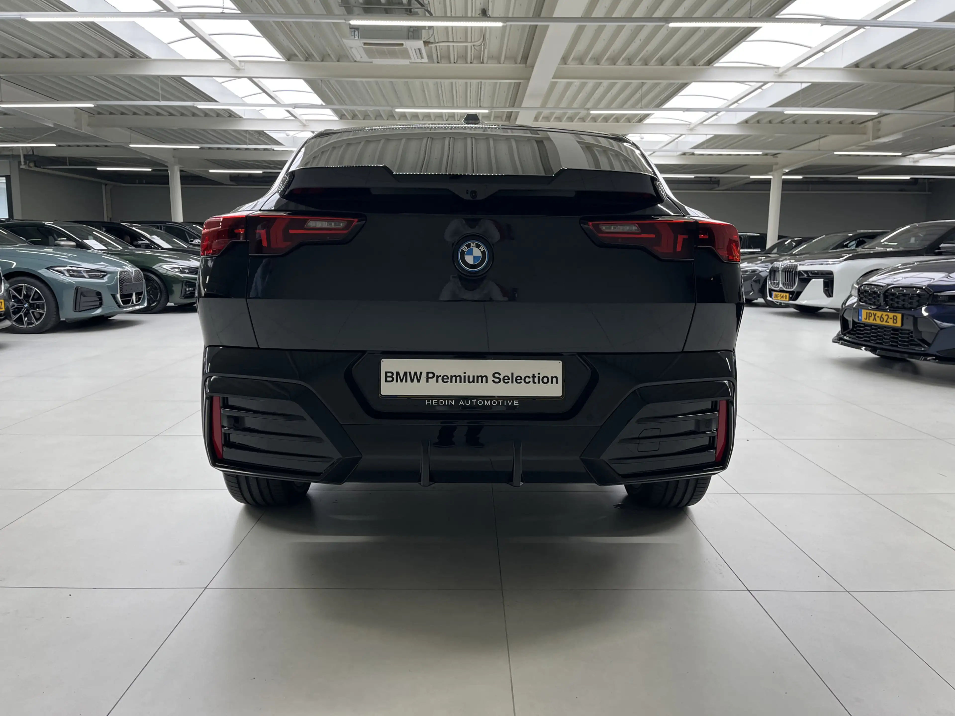 BMW iX2 eDrive20 67 kWh | 20" | M-Sport Pro | — photo 6