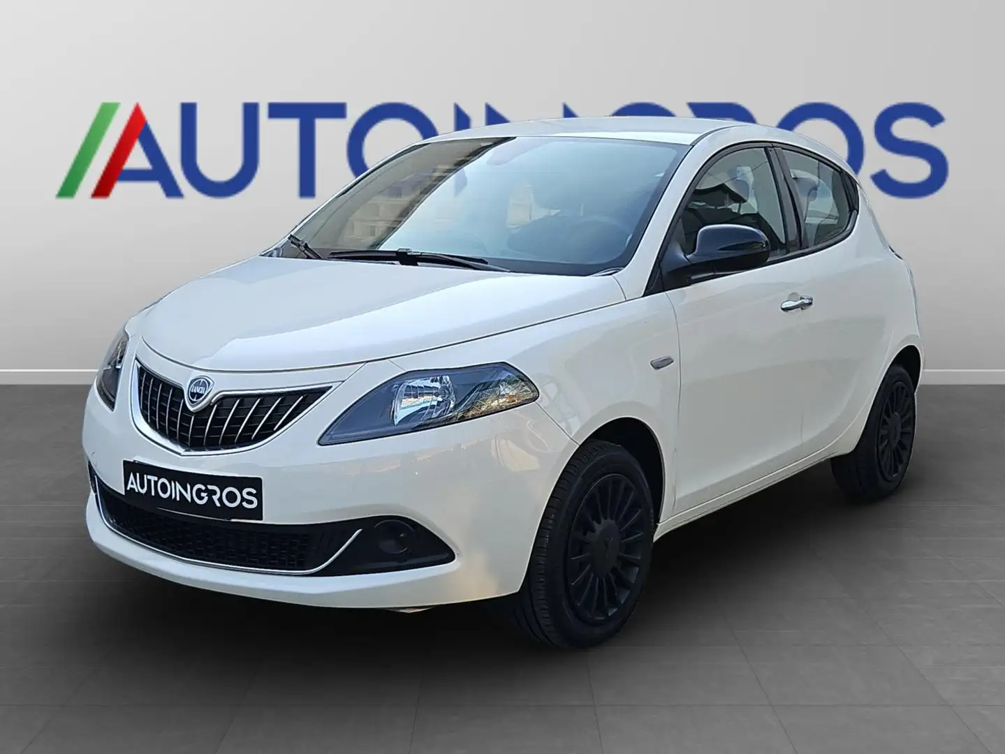 Lancia Ypsilon Ypsilon 1.0 firefly hybrid Silver s Bianco - 1