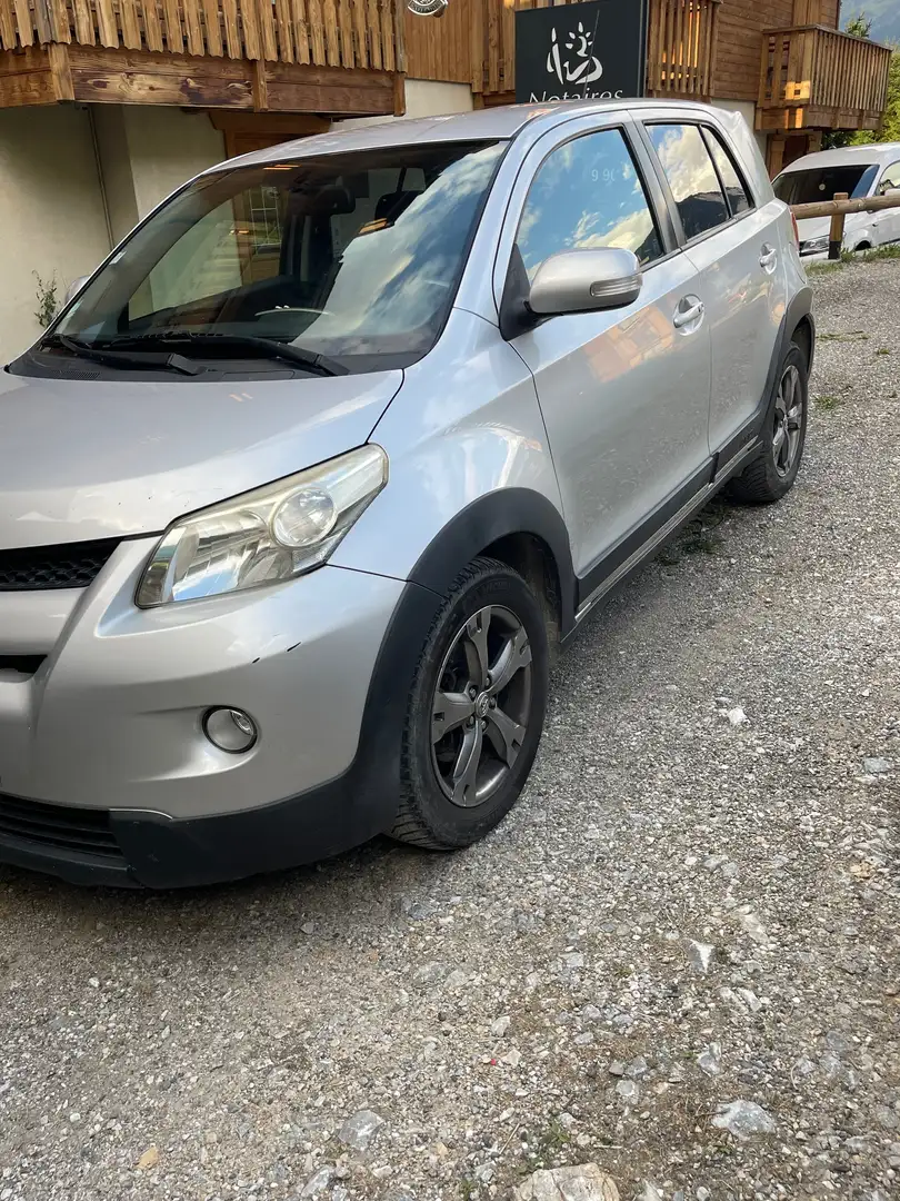 Toyota Urban Cruiser Urban Cruiser 90 D-4D FAP AWD Lounge Argent - 1