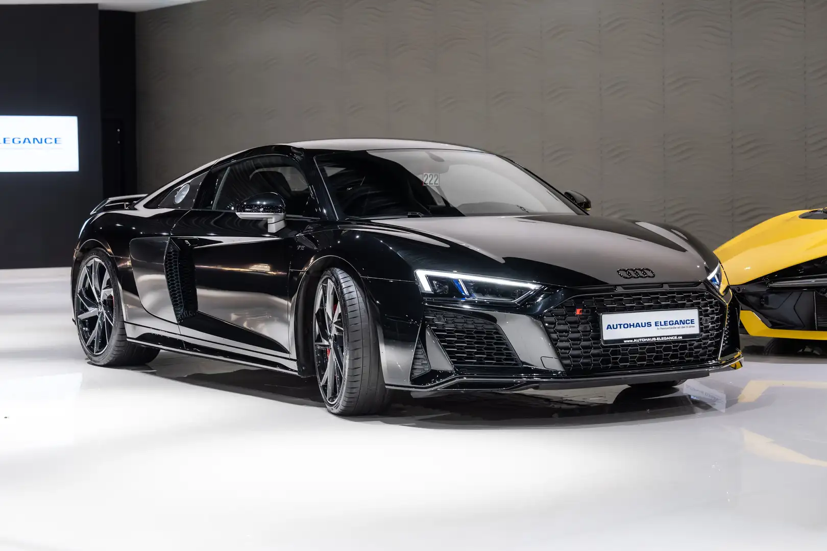 Audi R8 Coupe Perf.*CARBON-PAKET*FEINNAPPA*KERAMIK* Чёрный - 2
