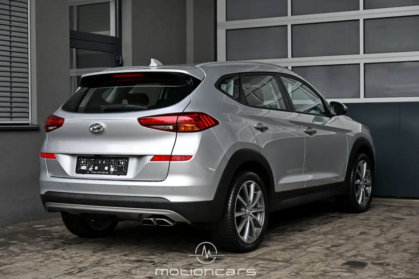 Hyundai TUCSON Tucson 1.6 CRDi DPF 4WD Run Pickerl NEU Silber - 2