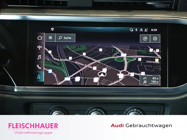 Audi Q3 view 12
