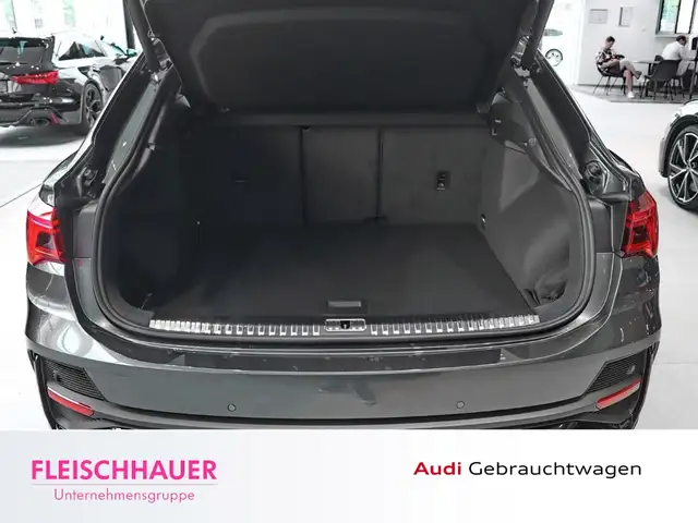 Audi Q3 view 9