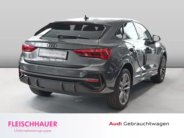 Audi Q3 view 4