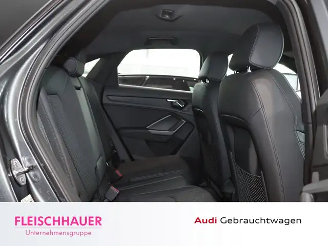 Audi Q3 view 8