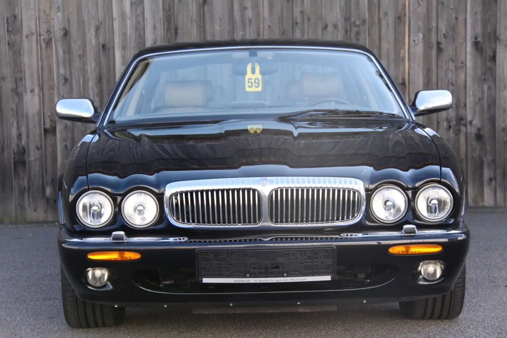 Jaguar Daimler Super V8 Langversion Schwarz - 1