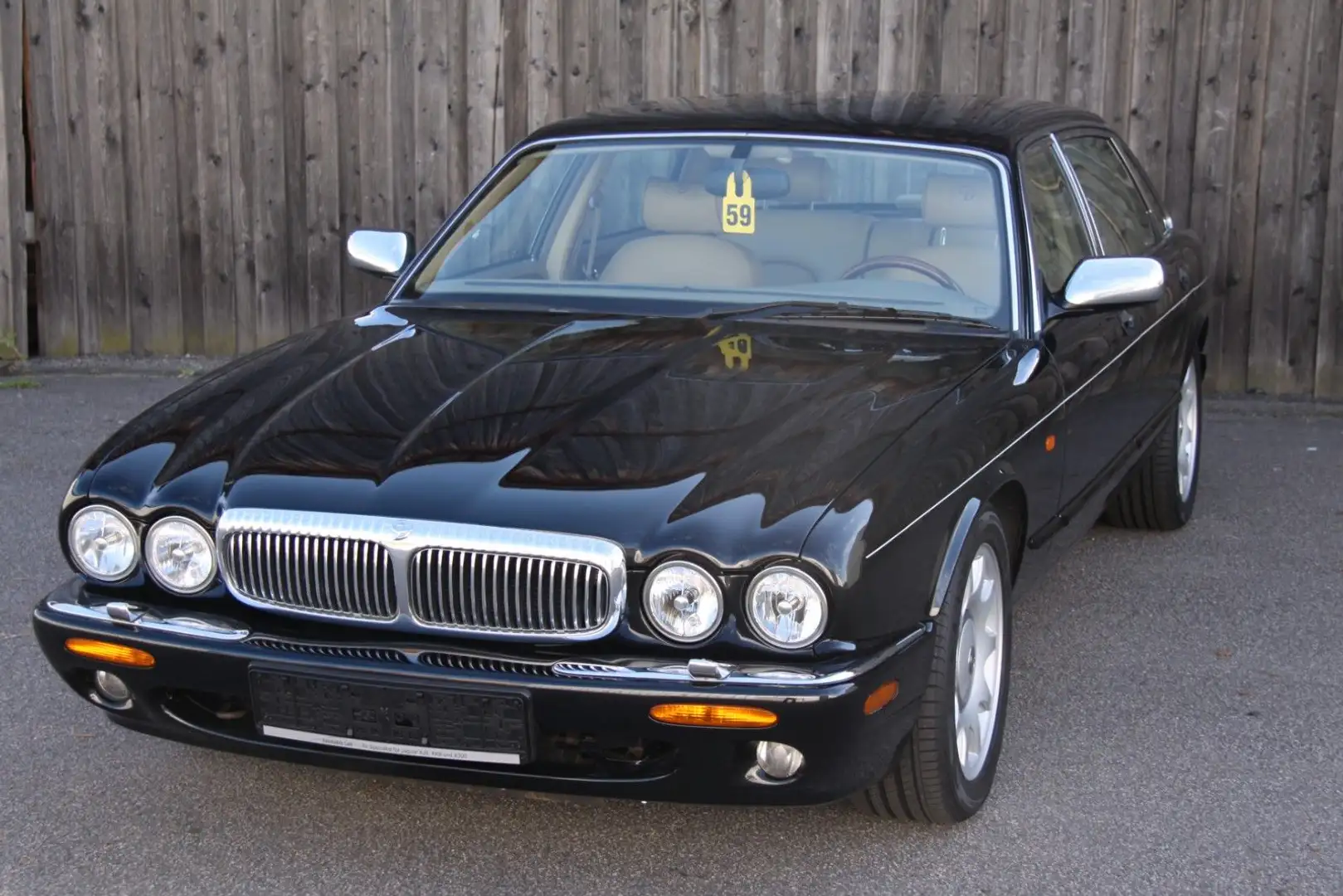 Jaguar Daimler Super V8 Langversion Schwarz - 2
