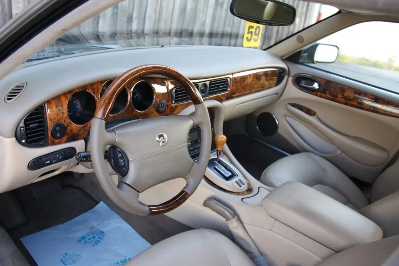 Jaguar Daimler Super V8 Langversion, foto 6