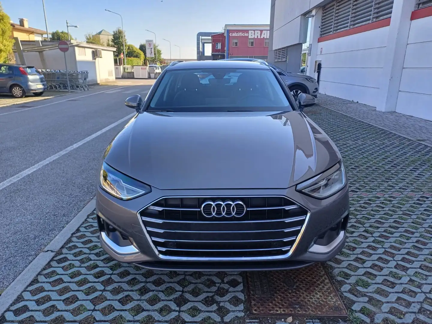 Audi A4 Avant 30 2.0 tdi mhev Business 136cv s-tronic Grigio - 2
