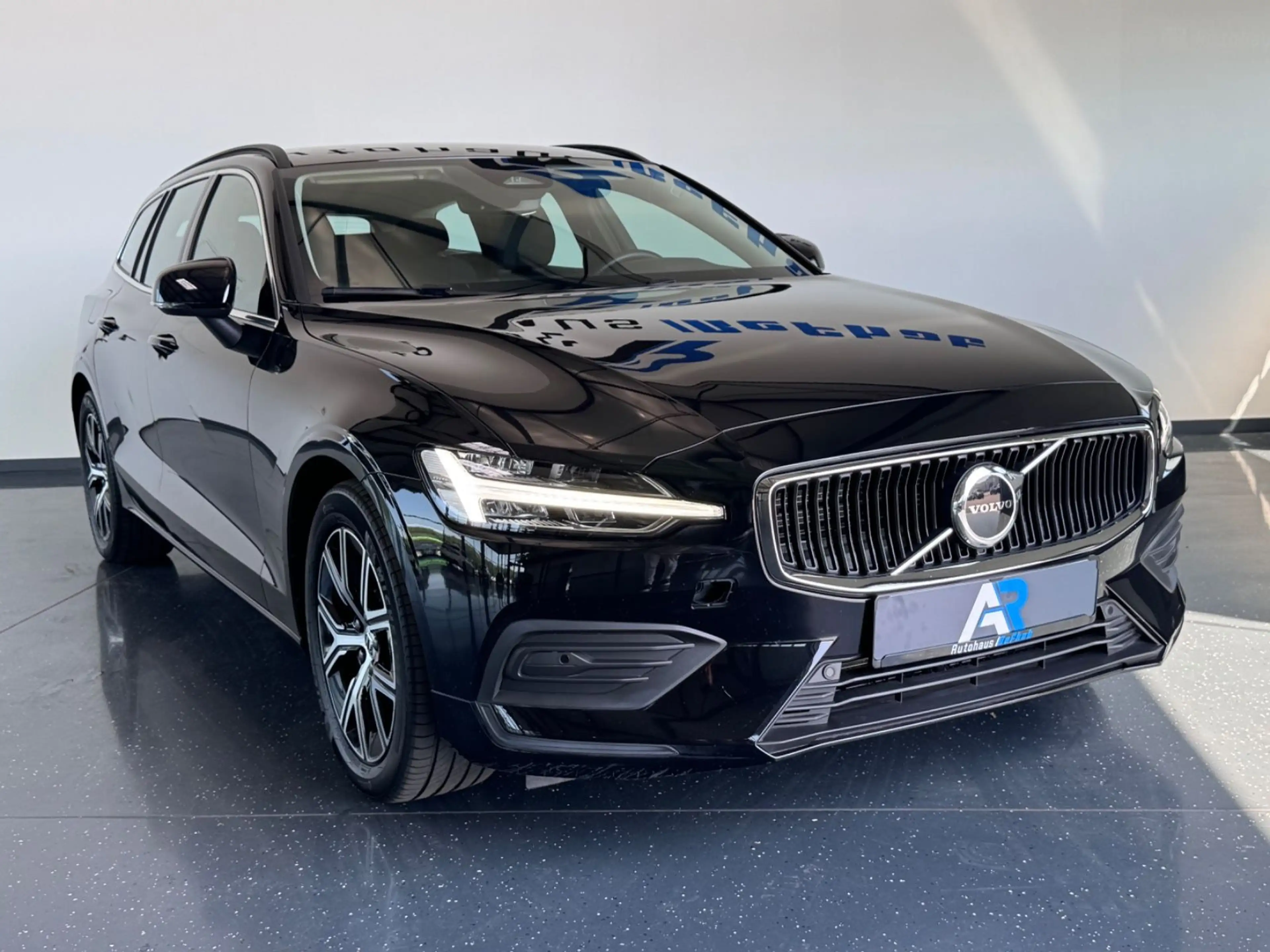 Volvo V60 B4 Kombi Core*DIGITAL*LED*SHZ*KAMERA*TOP* — photo 11