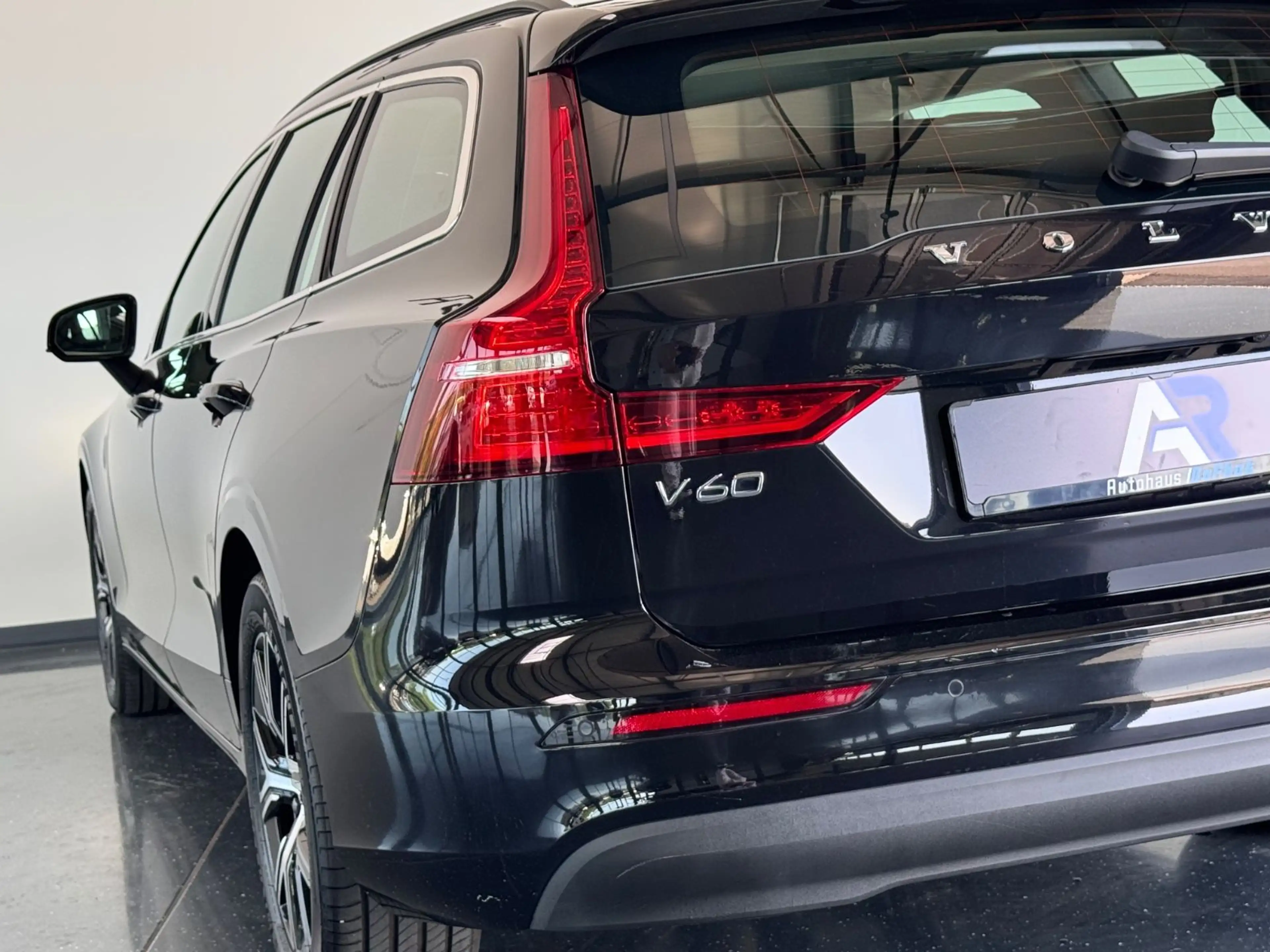 Volvo V60 B4 Kombi Core*DIGITAL*LED*SHZ*KAMERA*TOP* — photo 15