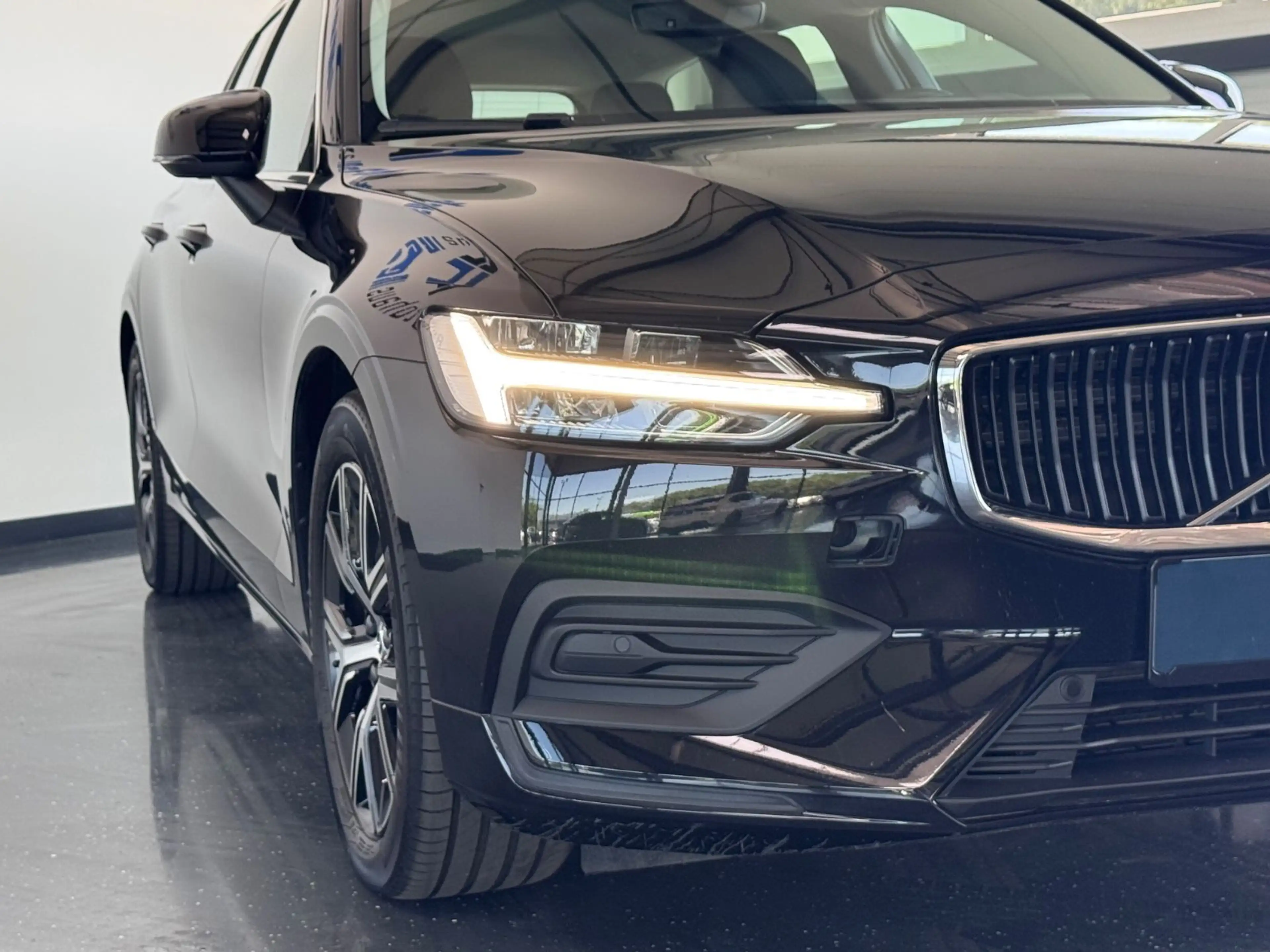 Volvo V60 B4 Kombi Core*DIGITAL*LED*SHZ*KAMERA*TOP* — photo 10