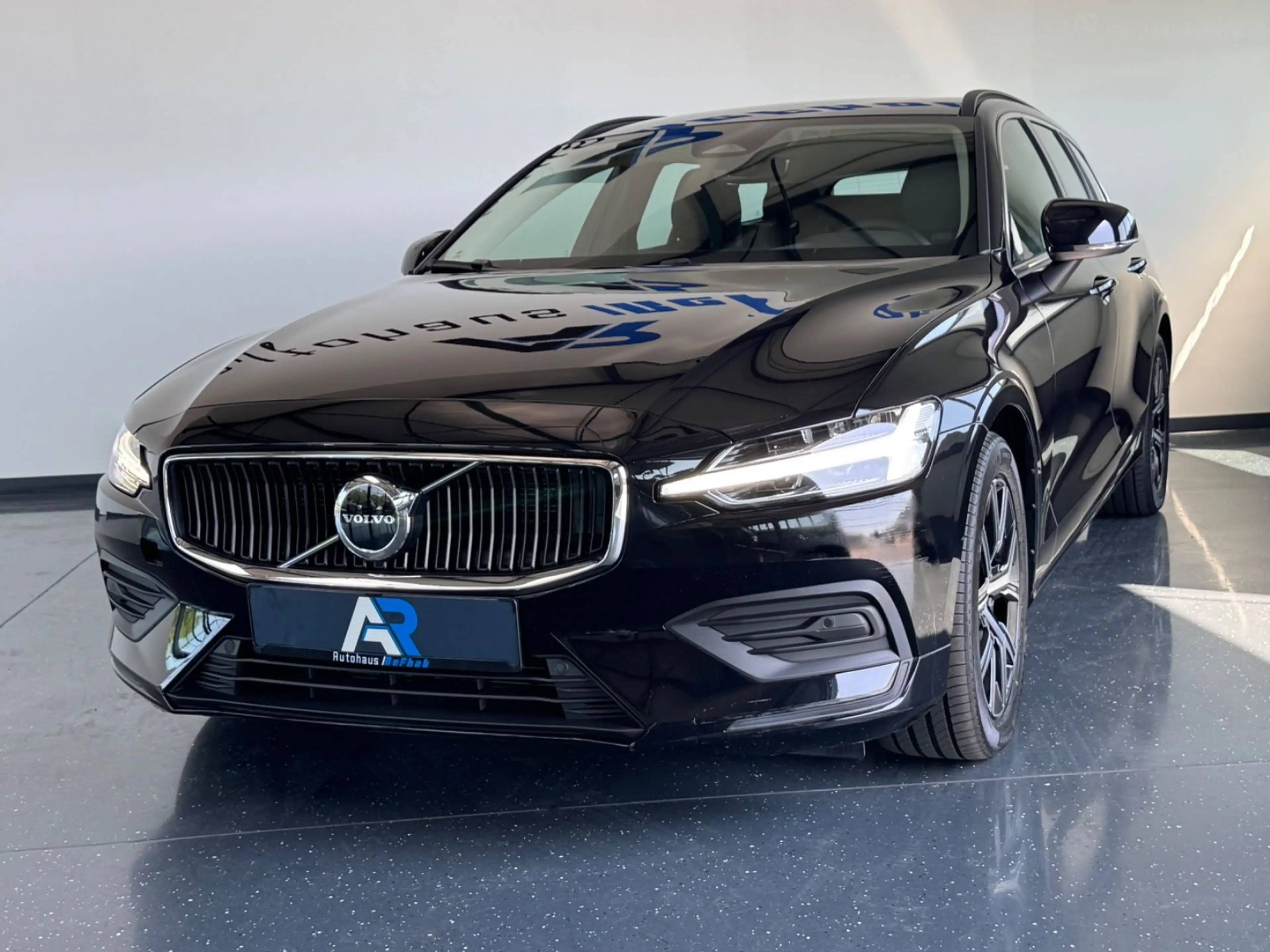 Volvo V60 B4 Kombi Core*DIGITAL*LED*SHZ*KAMERA*TOP* — photo 4