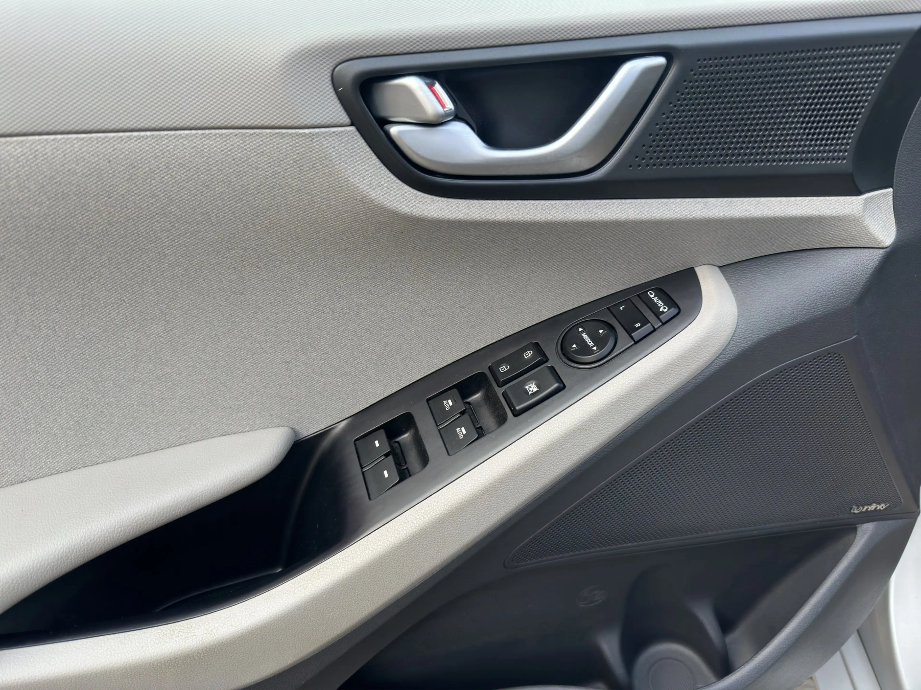 Hyundai IONIQ 1.6 GDI HYBRID HEV STYLE + WINTERRÄDER - NAVI — photo 12