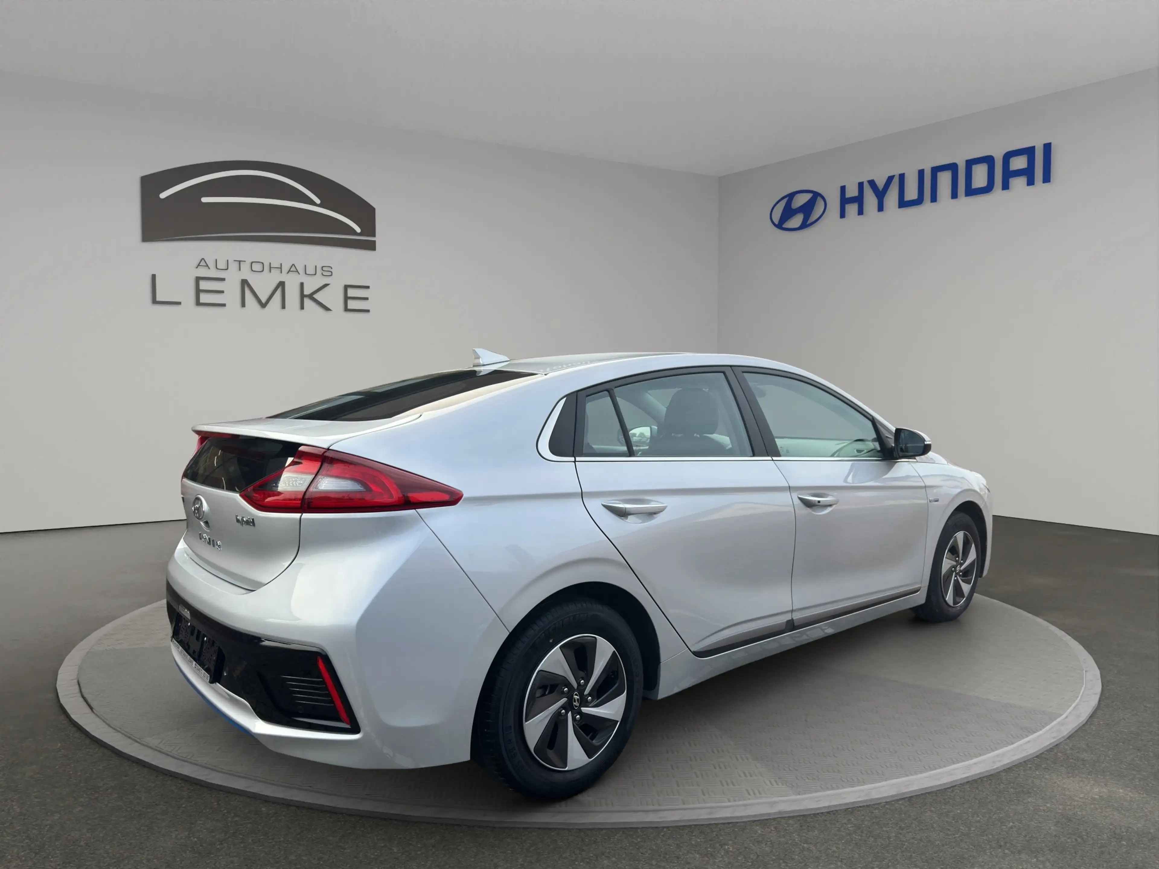 Hyundai IONIQ 1.6 GDI HYBRID HEV STYLE + WINTERRÄDER - NAVI — photo 8